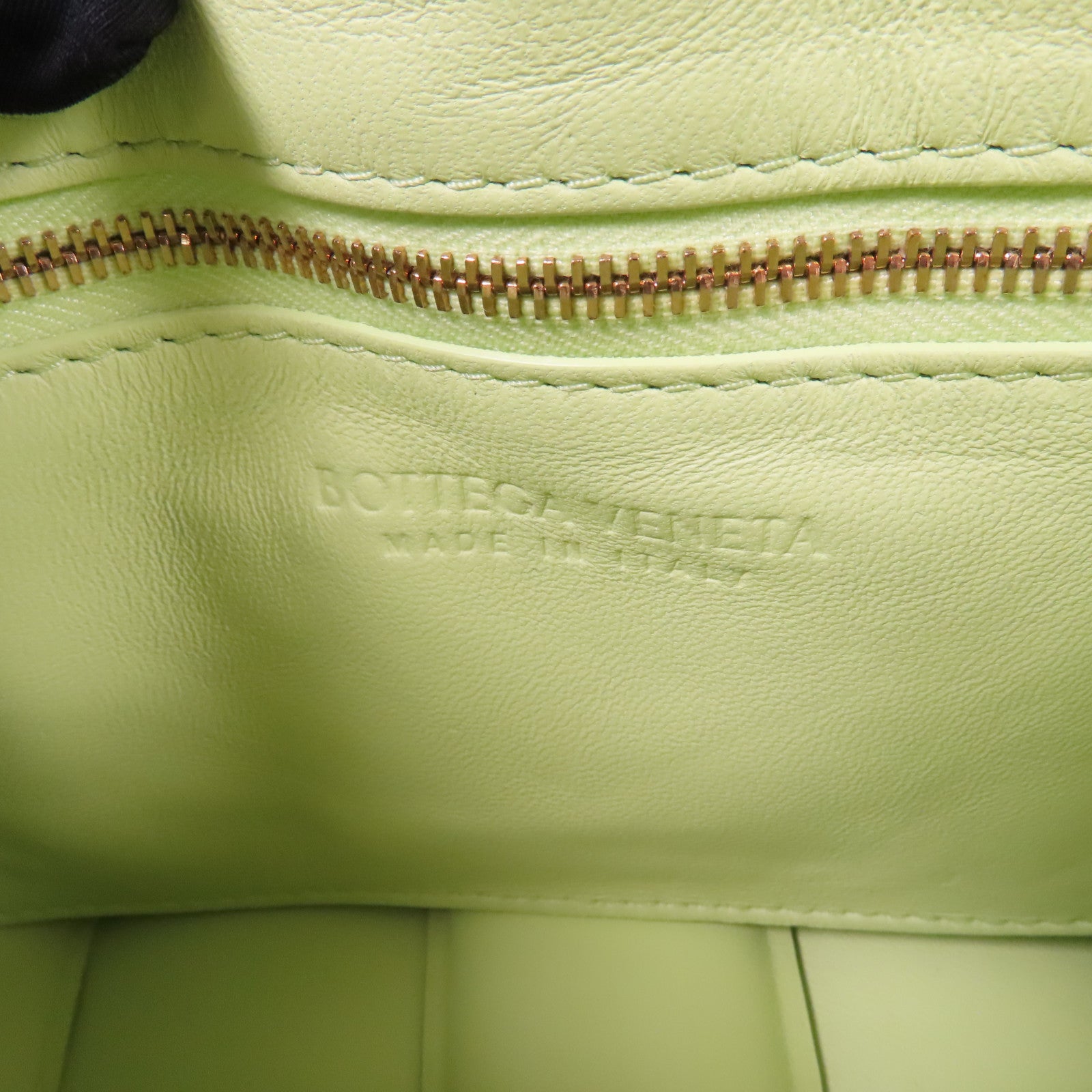 BOTTEGA VENETA 【激減優惠】羊皮皮革Cassette Bag金扣肩背袋