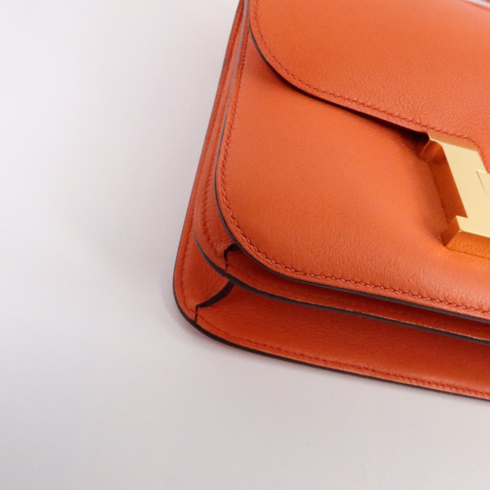 HERMES Evercolor皮革Constance 24肩背袋