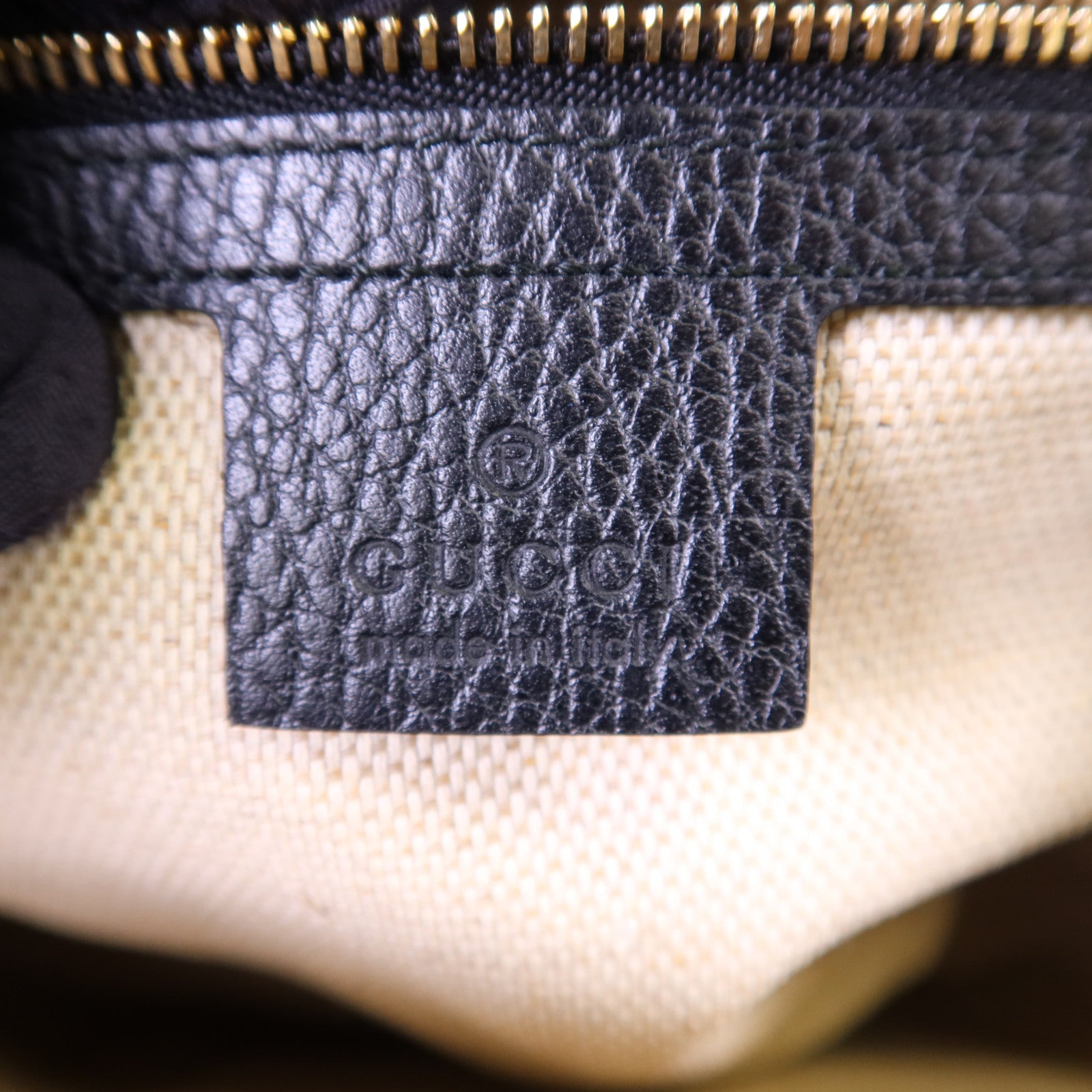 GUCCI 牛皮皮革Interlocking G金扣手挽袋