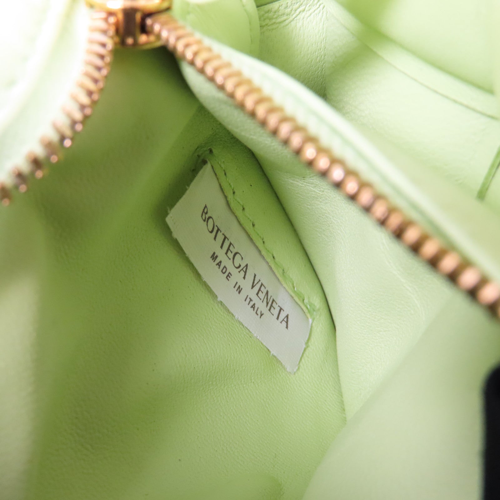 BOTTEGA VENETA 【激減優惠】羊皮皮革Cassette Bag金扣肩背袋