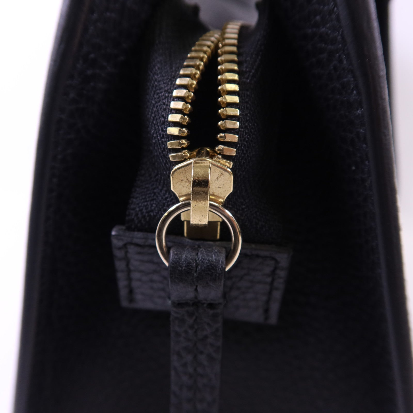 GUCCI 牛皮皮革Interlocking G金扣手挽袋