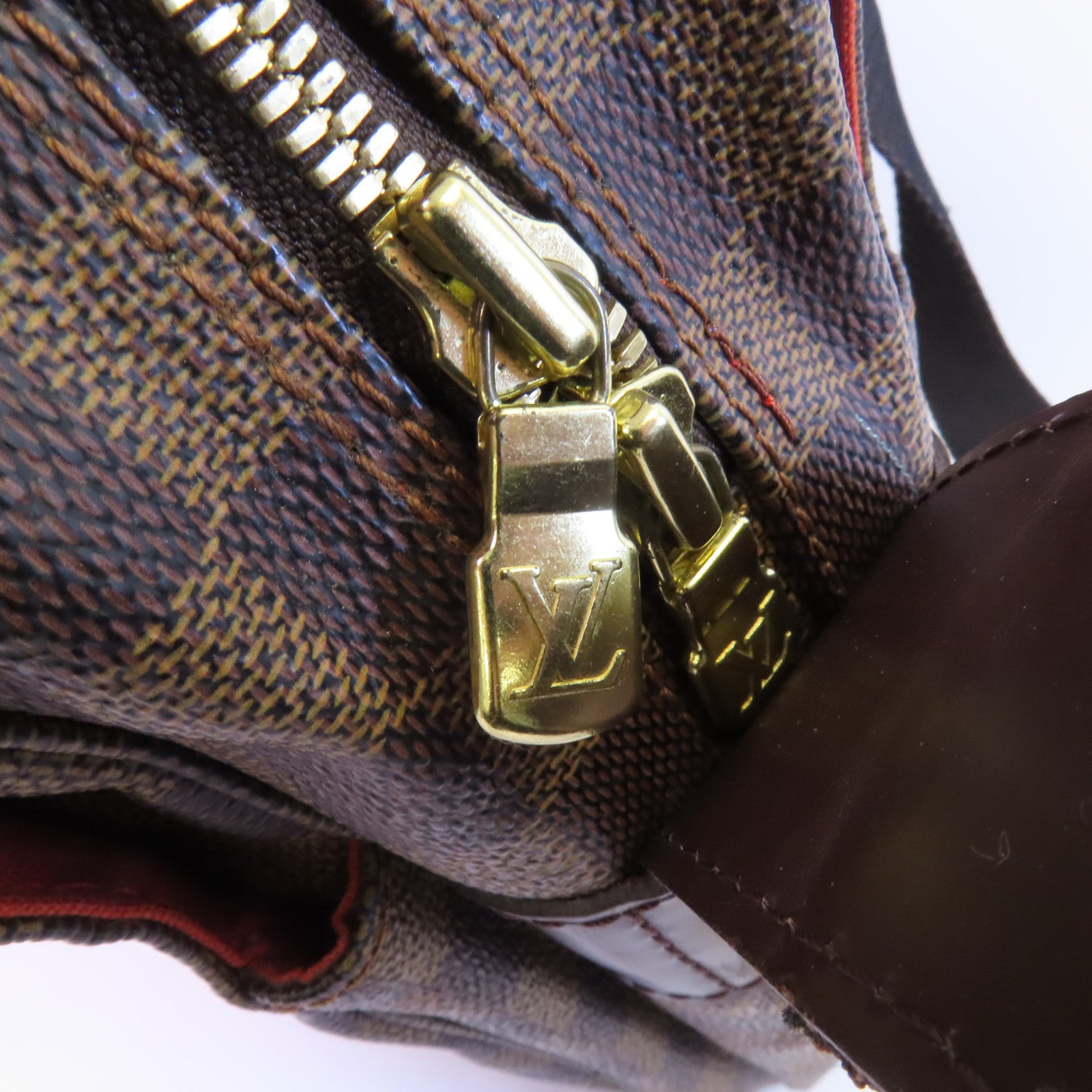 LOUIS VUITTON Damier Naviglio金扣肩背袋