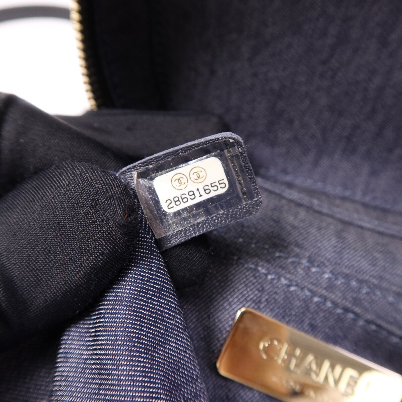 CHANEL 【激減優惠】羊皮皮革Vanity Case金扣鏈帶手挽肩背兩用袋