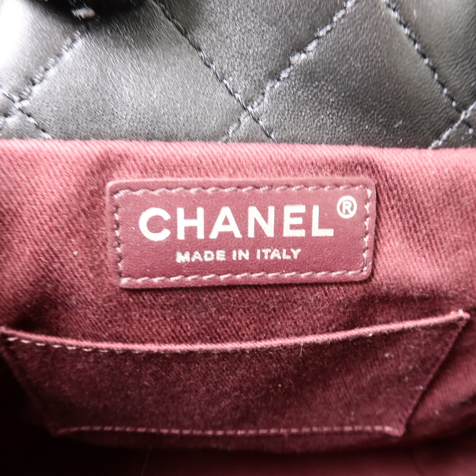 CHANEL 羊皮皮革Urban Spirit Backpack鏈帶背包