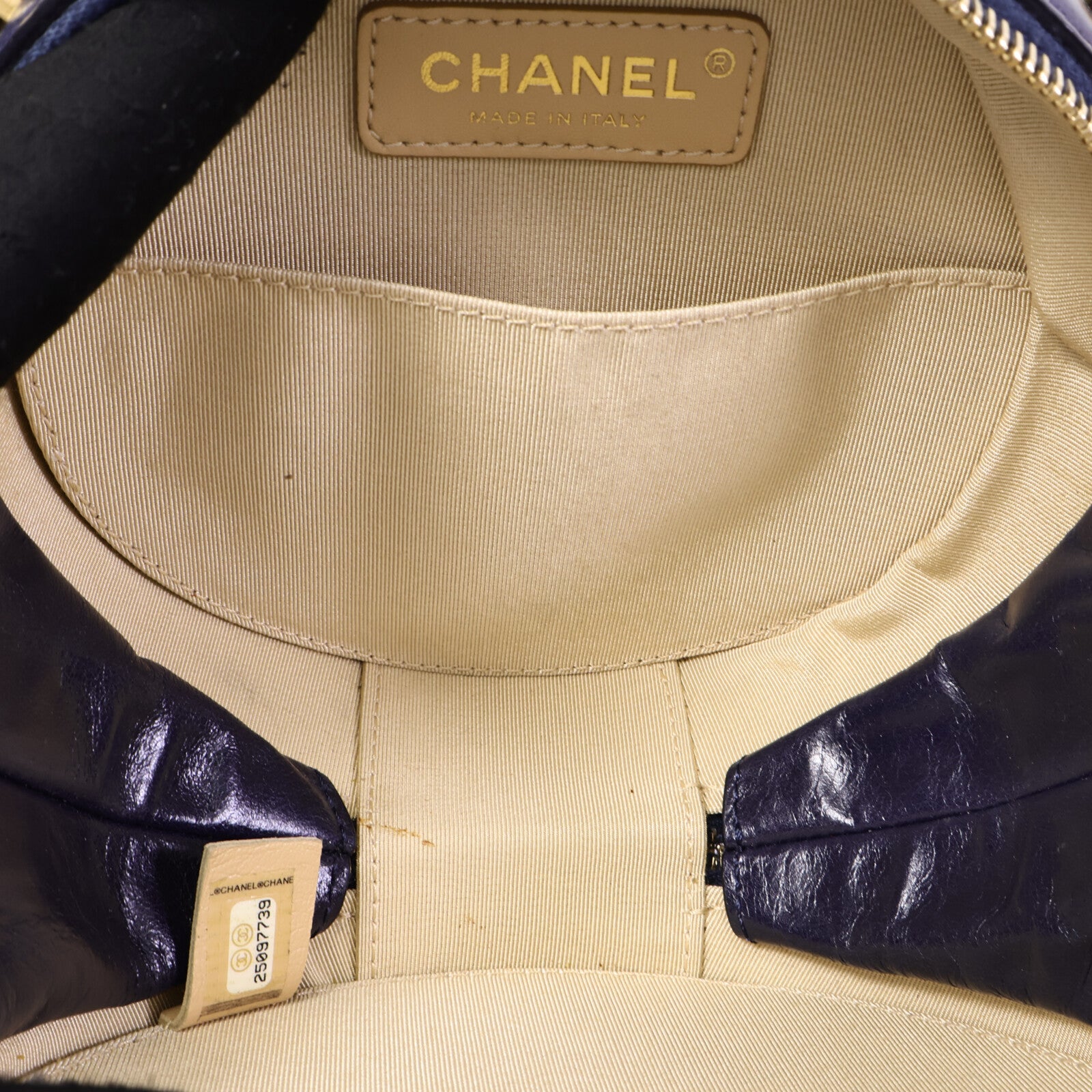 CHANEL 牛皮皮革Round Clutch With Chain肩背袋