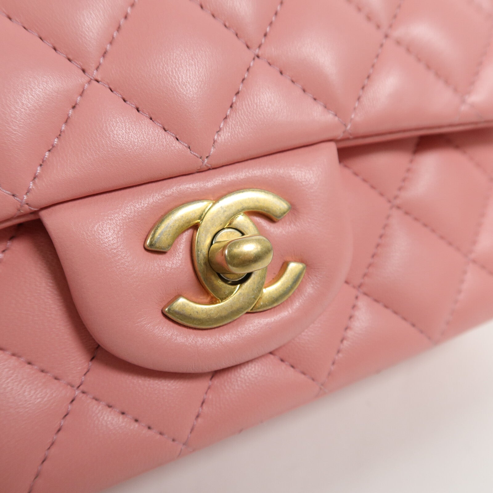 CHANEL 羊皮皮革Classic 20鏈帶肩背袋