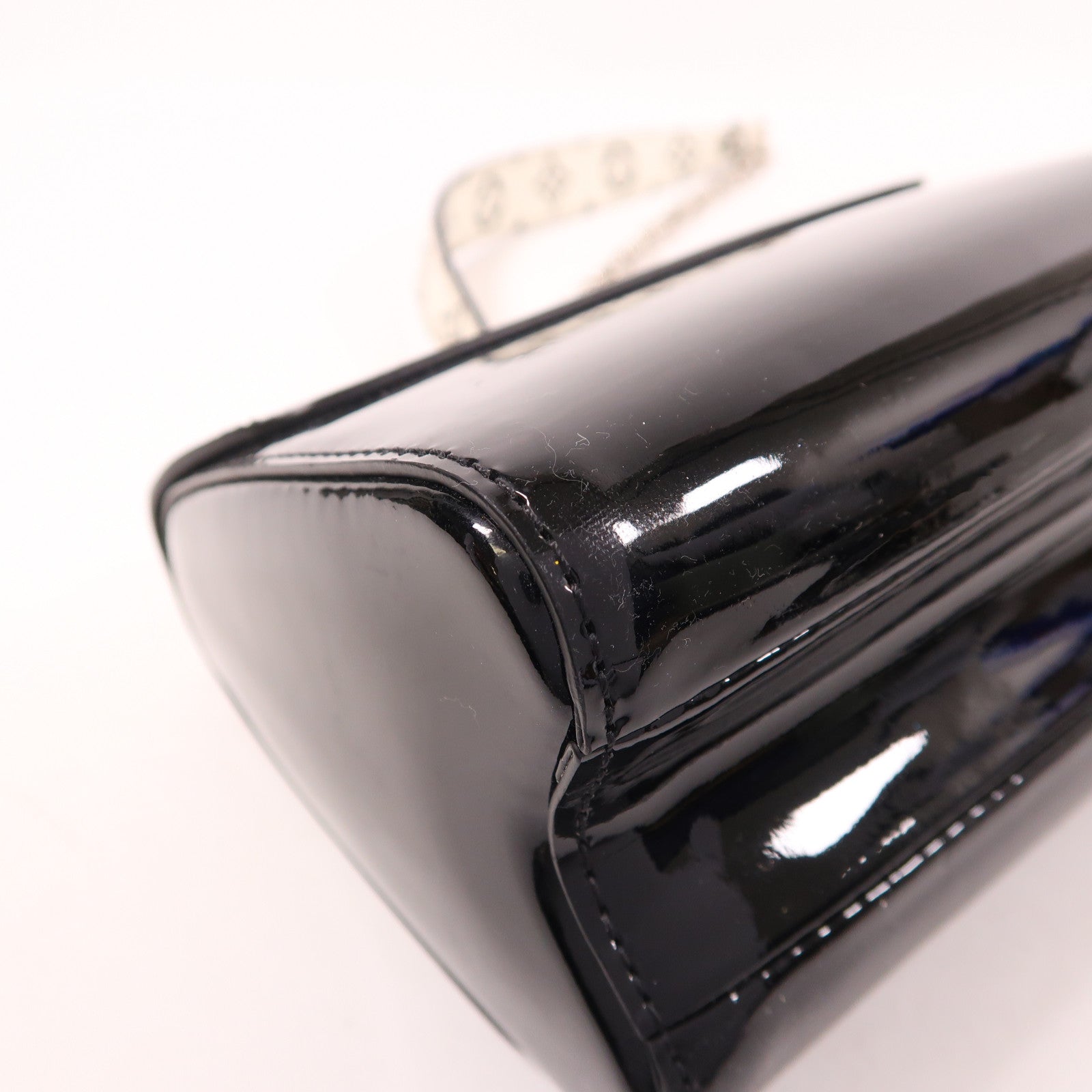 LOUIS VUITTON 漆皮皮革Twist PM銀扣鏈帶肩背袋