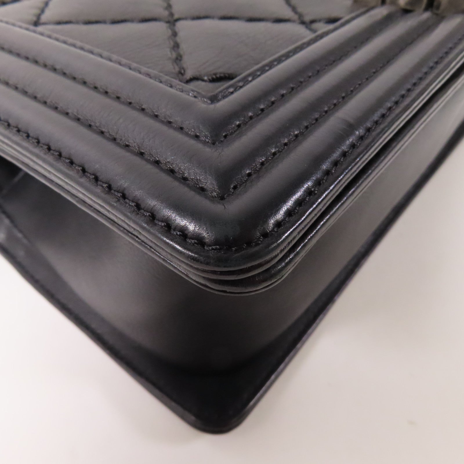 CHANEL CC Boy 25 Chain Shoulder Bag Calfskin Leather Black