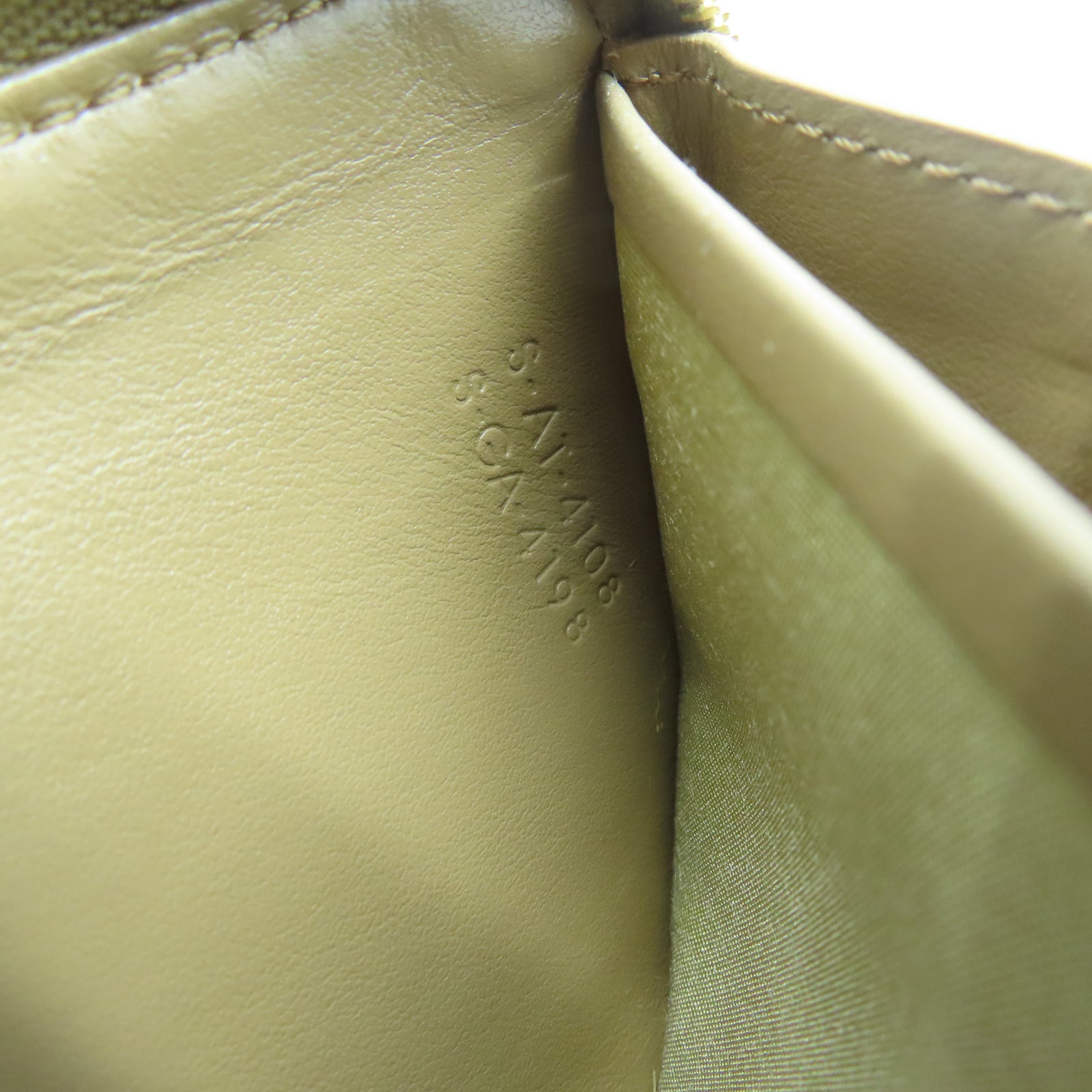 CELINE 【清倉大減價】牛皮皮革Wallet金扣長錢包米色