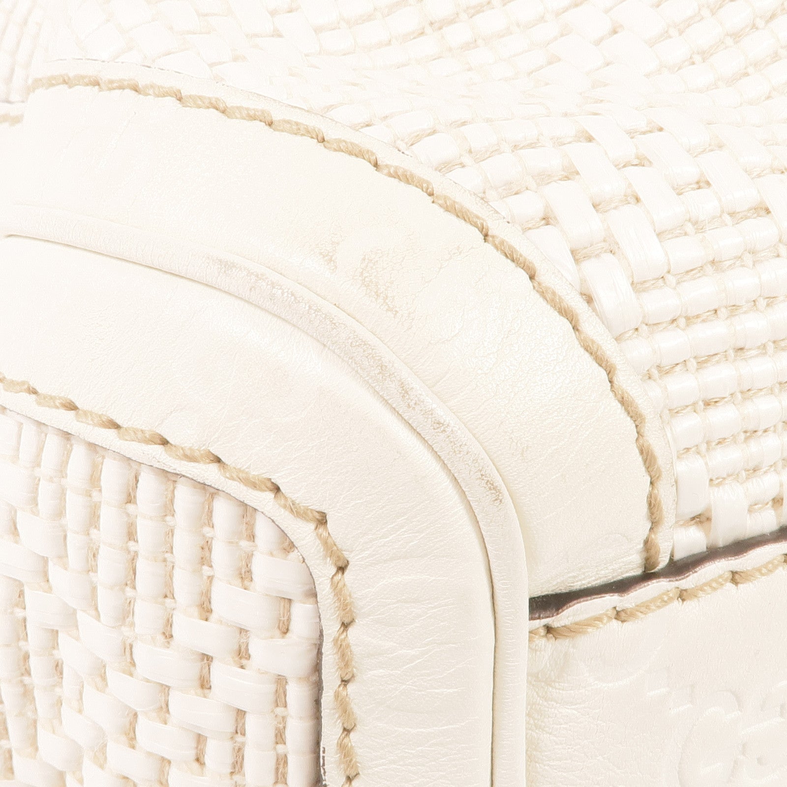 GUCCI 牛皮皮革Sukey Handbag銀扣手挽袋