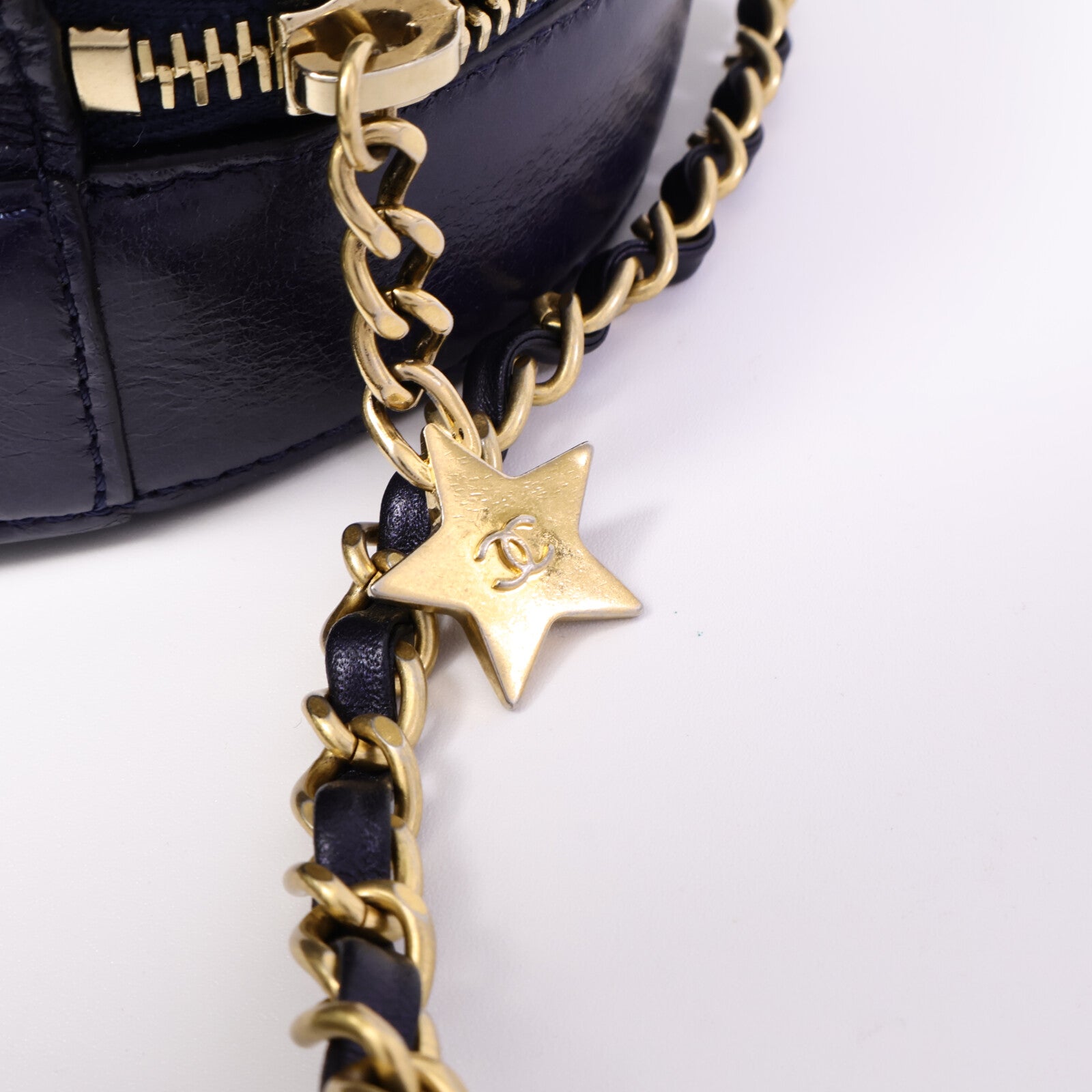 CHANEL 牛皮皮革Round Clutch With Chain肩背袋