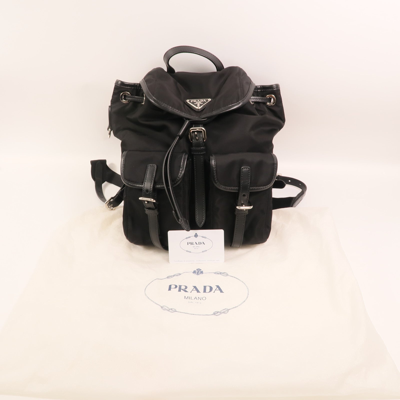 PRADA 尼龍Backpack銀扣背包
