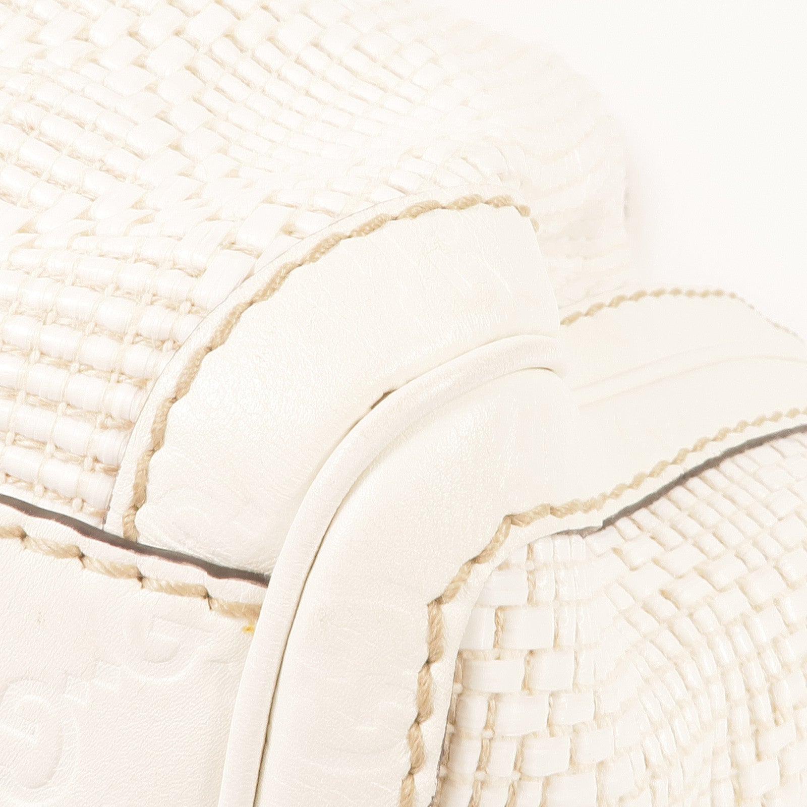 GUCCI 牛皮皮革Sukey Handbag銀扣手挽袋