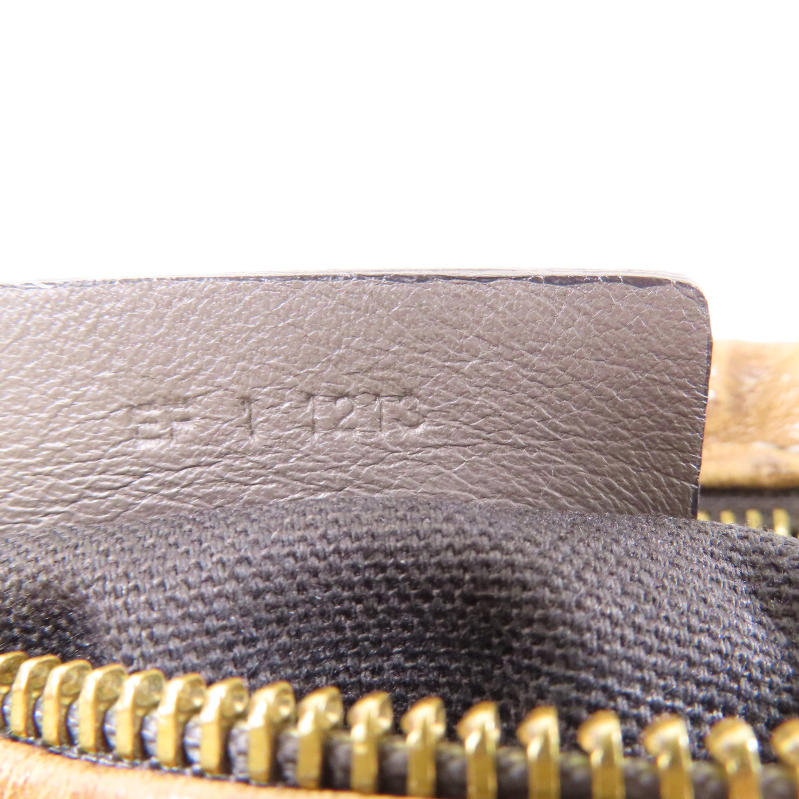 GIVENCHY 牛皮皮革Pandora Mini銀扣肩背袋