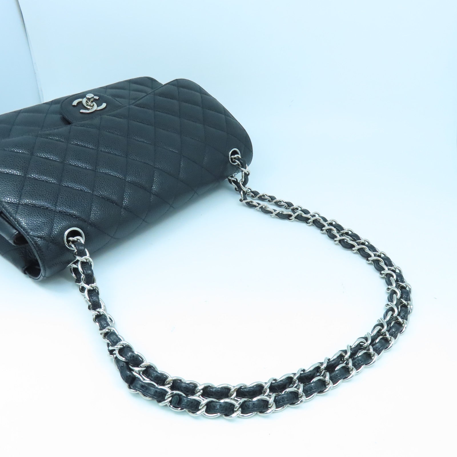 CHANEL 【清倉大減價】菱格Caviar皮革Jumbo Double Flap Classic銀扣鏈帶肩背袋黑色