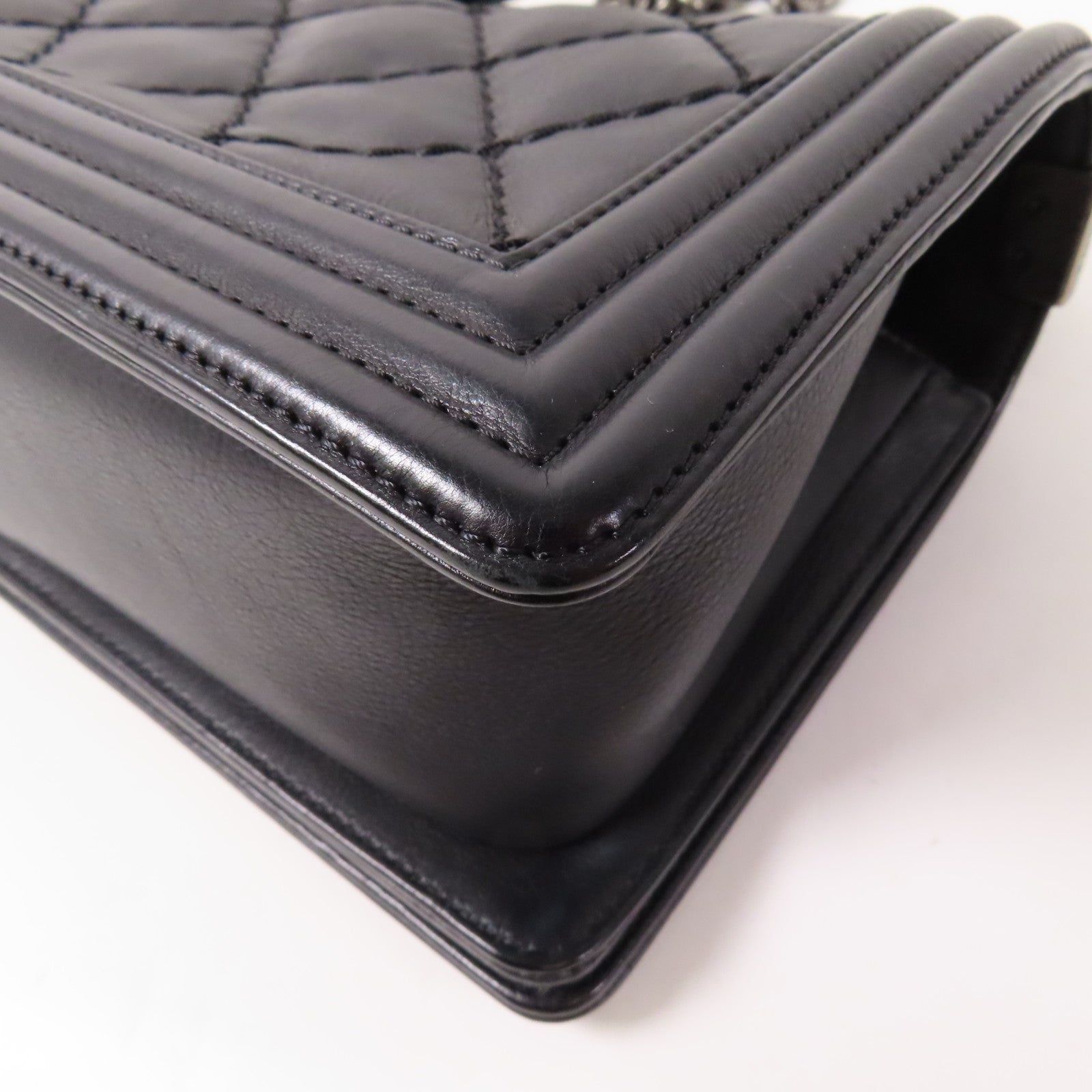 CHANEL CC Boy 25 Chain Shoulder Bag Calfskin Leather Black