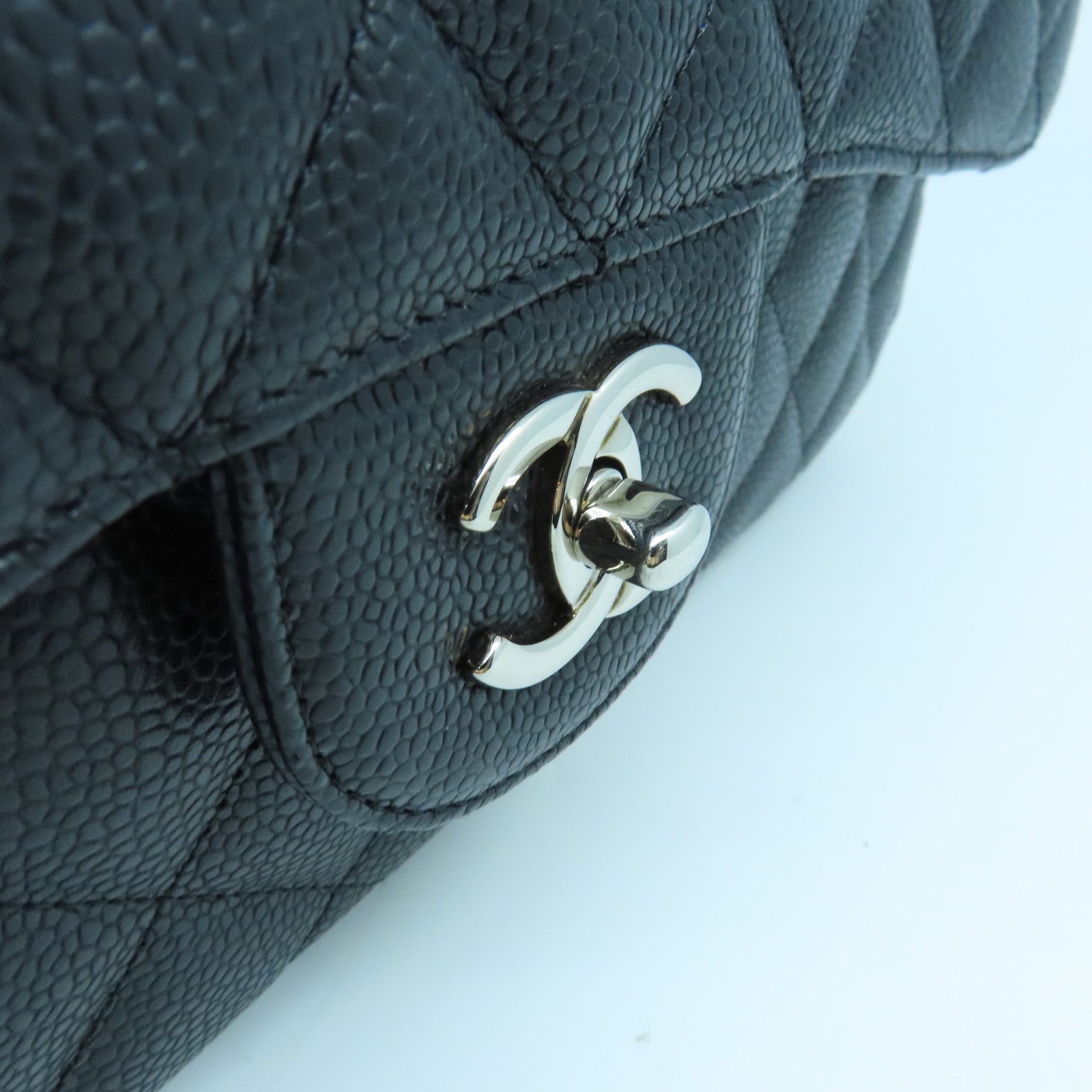 CHANEL 【清倉大減價】菱格Caviar皮革Jumbo Double Flap Classic銀扣鏈帶肩背袋黑色