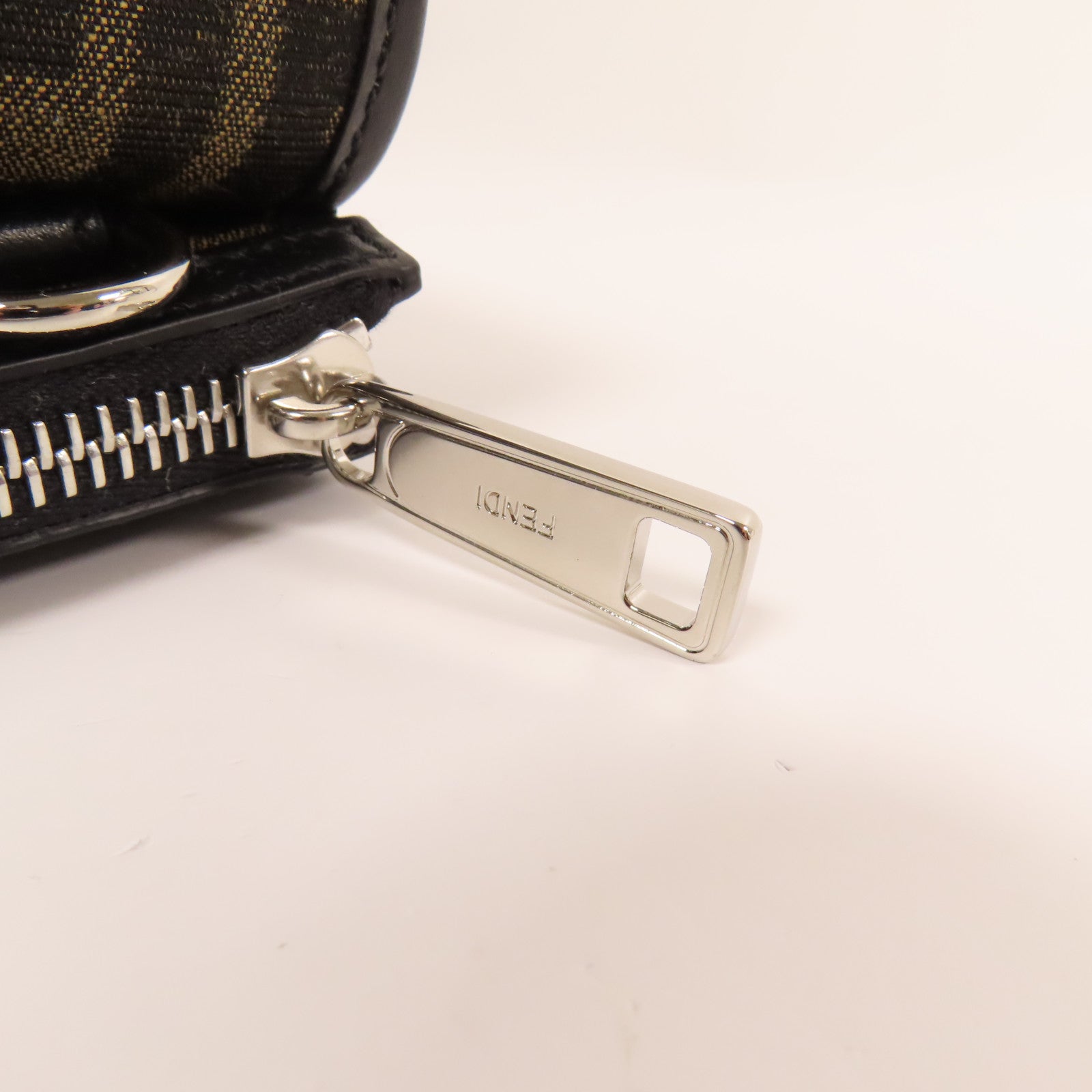 FENDI 帆布Double Baguette銀扣肩背袋棕色