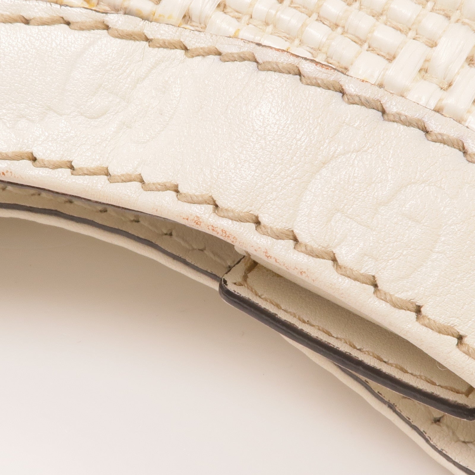 GUCCI 牛皮皮革Sukey Handbag銀扣手挽袋