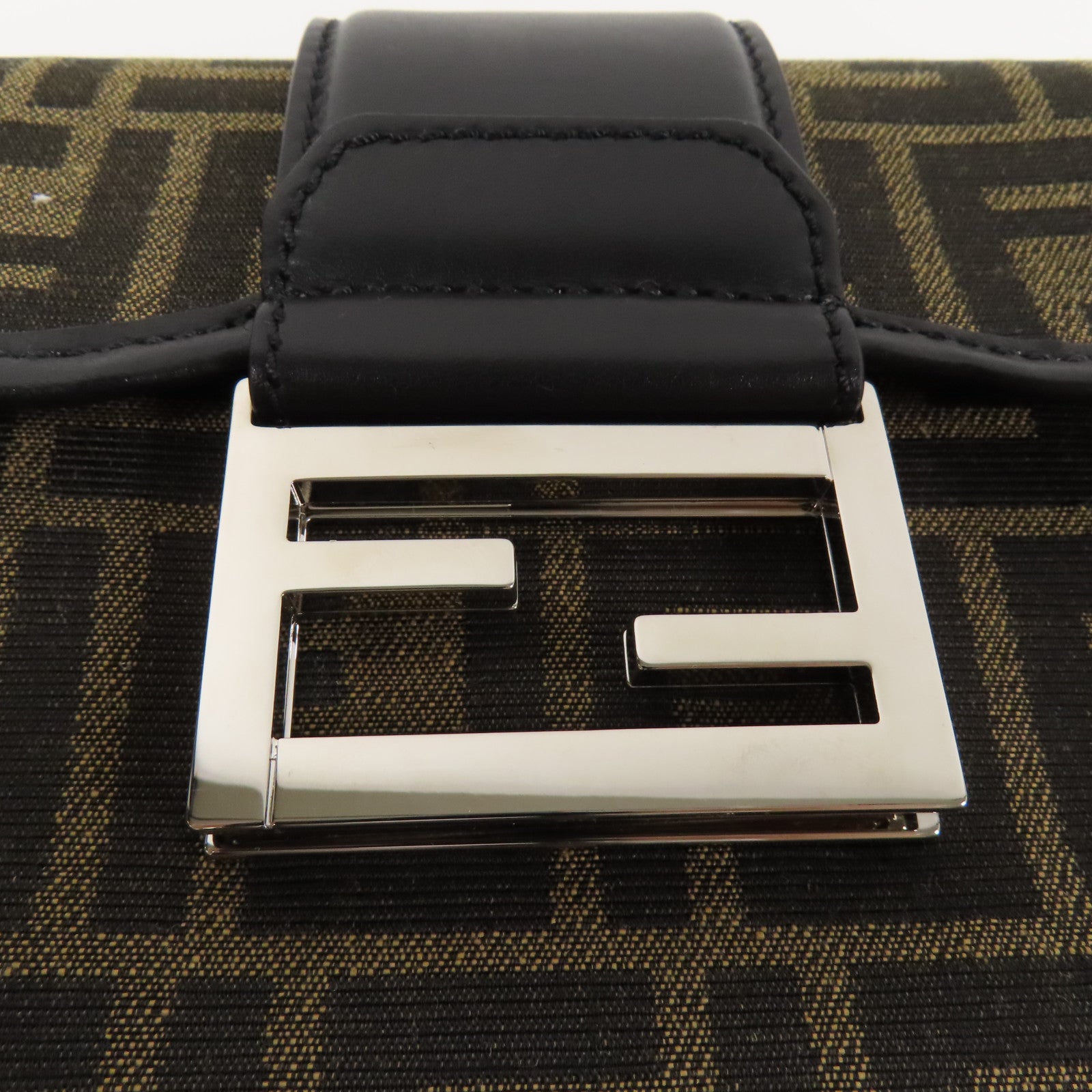 FENDI 帆布Double Baguette銀扣肩背袋棕色