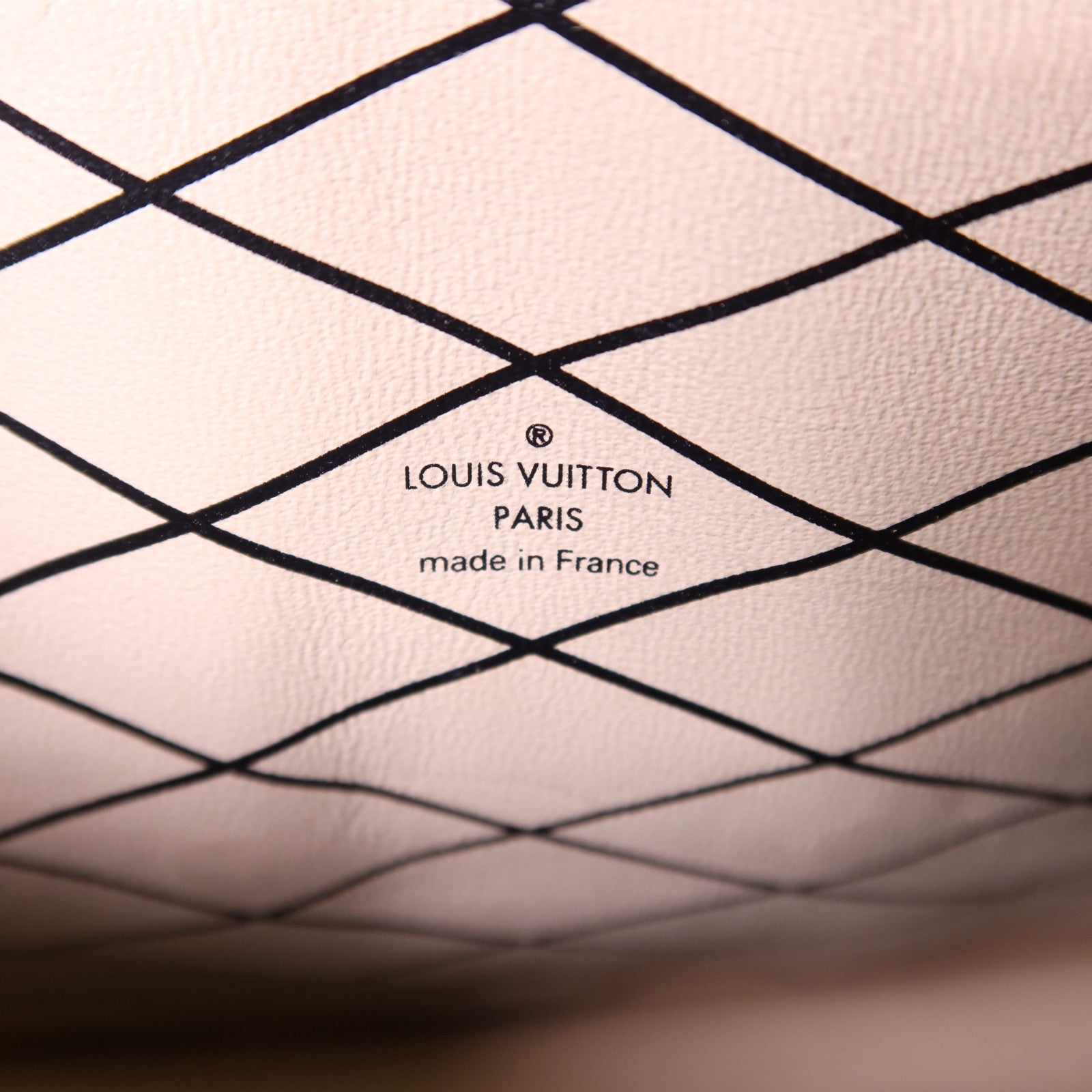 LOUIS VUITTON 【激減優惠】Monogram Reverse Trunk Clutch金扣肩背袋棕色