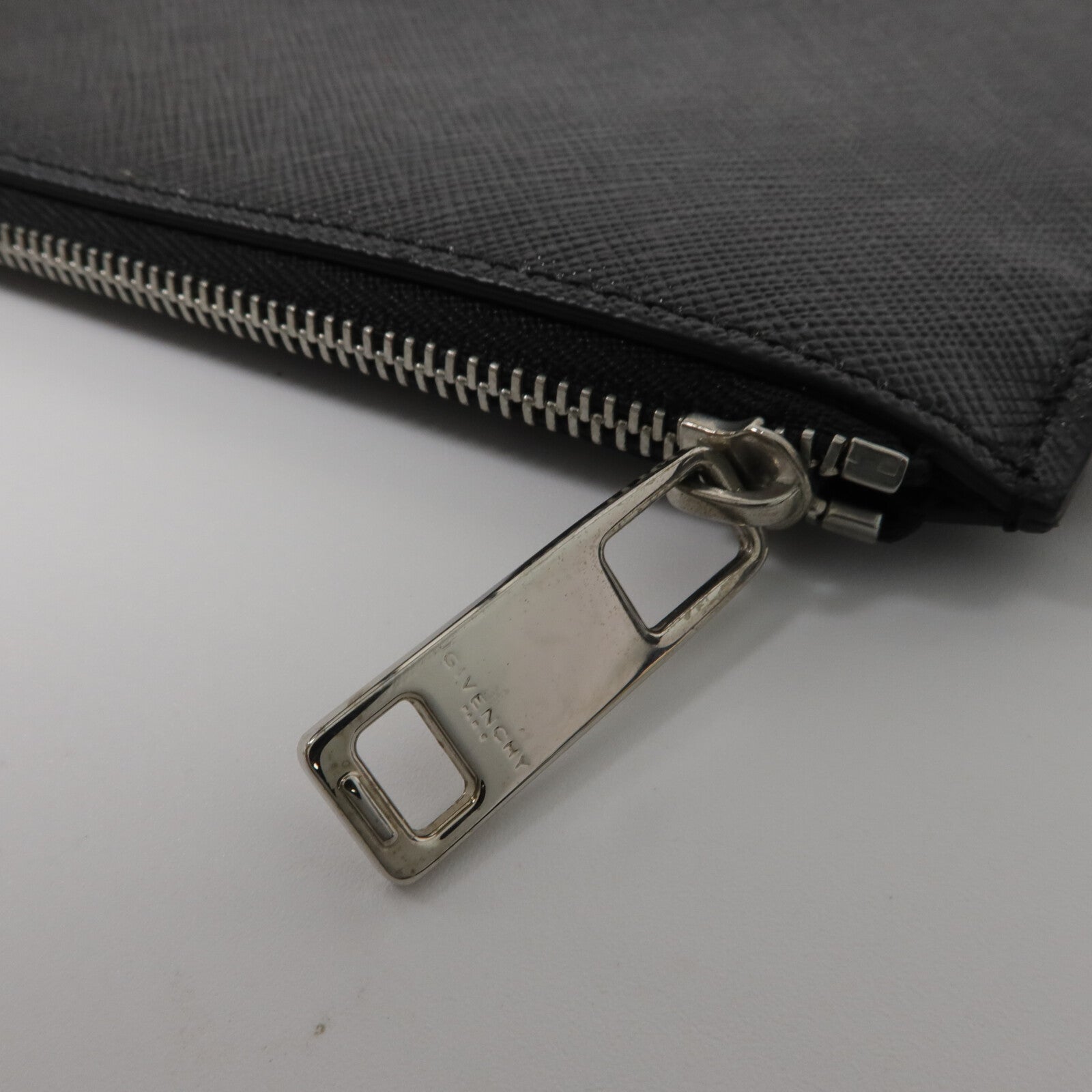 GIVENCHY 牛皮皮革Clutch手拿包