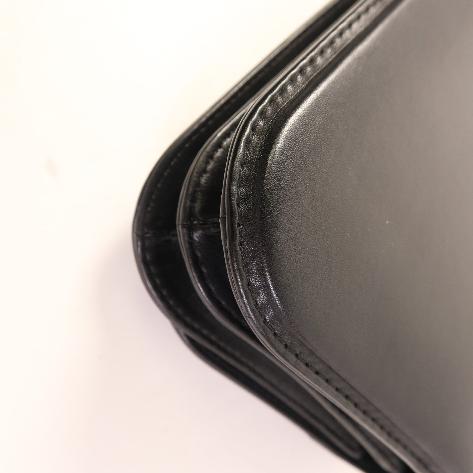 CHANEL 羊皮皮革Chain Shoulder銀扣鏈帶肩背袋