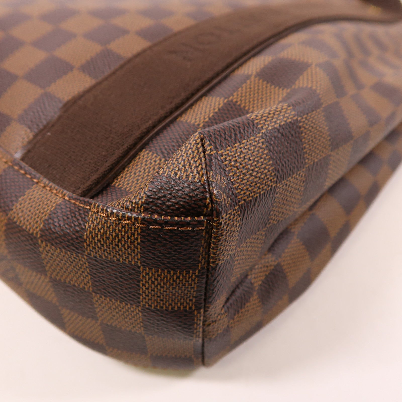 LOUIS VUITTON Damier Beaubourg金扣肩背袋棕色