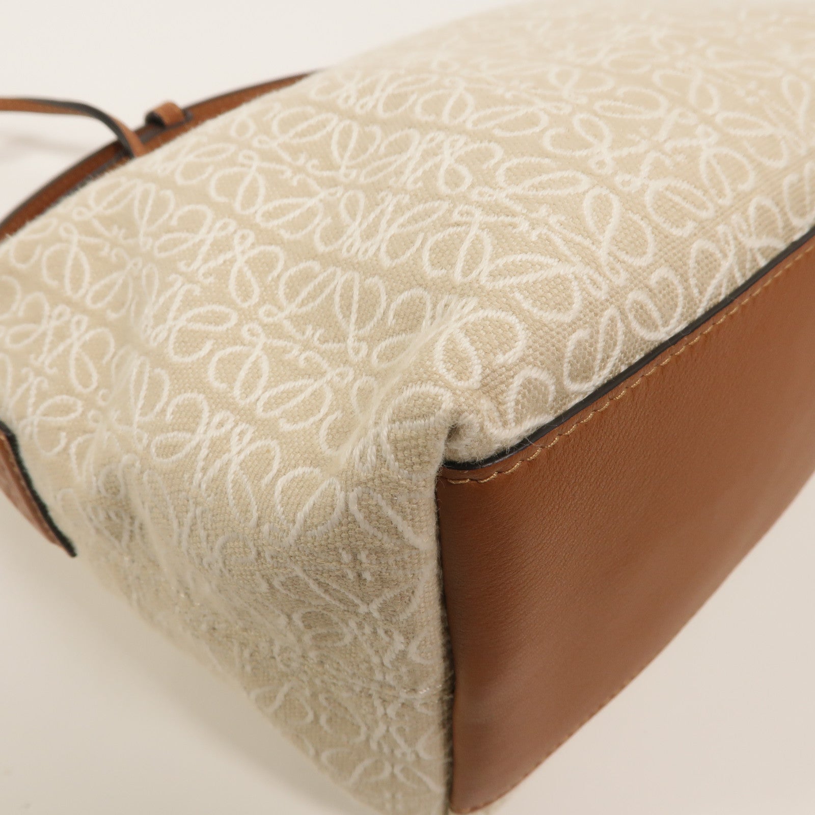 LOEWE 帆布Small Cubi肩背袋