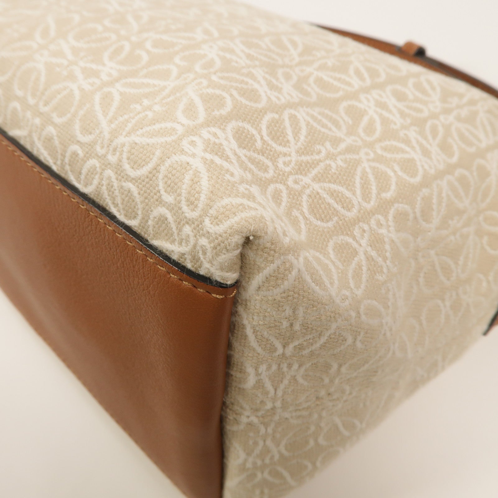 LOEWE 帆布Small Cubi肩背袋
