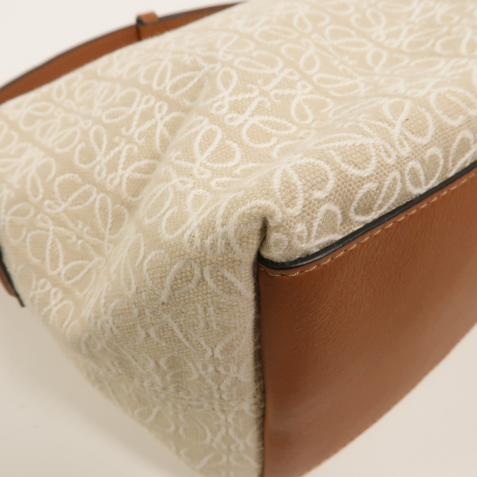 LOEWE 帆布Small Cubi肩背袋