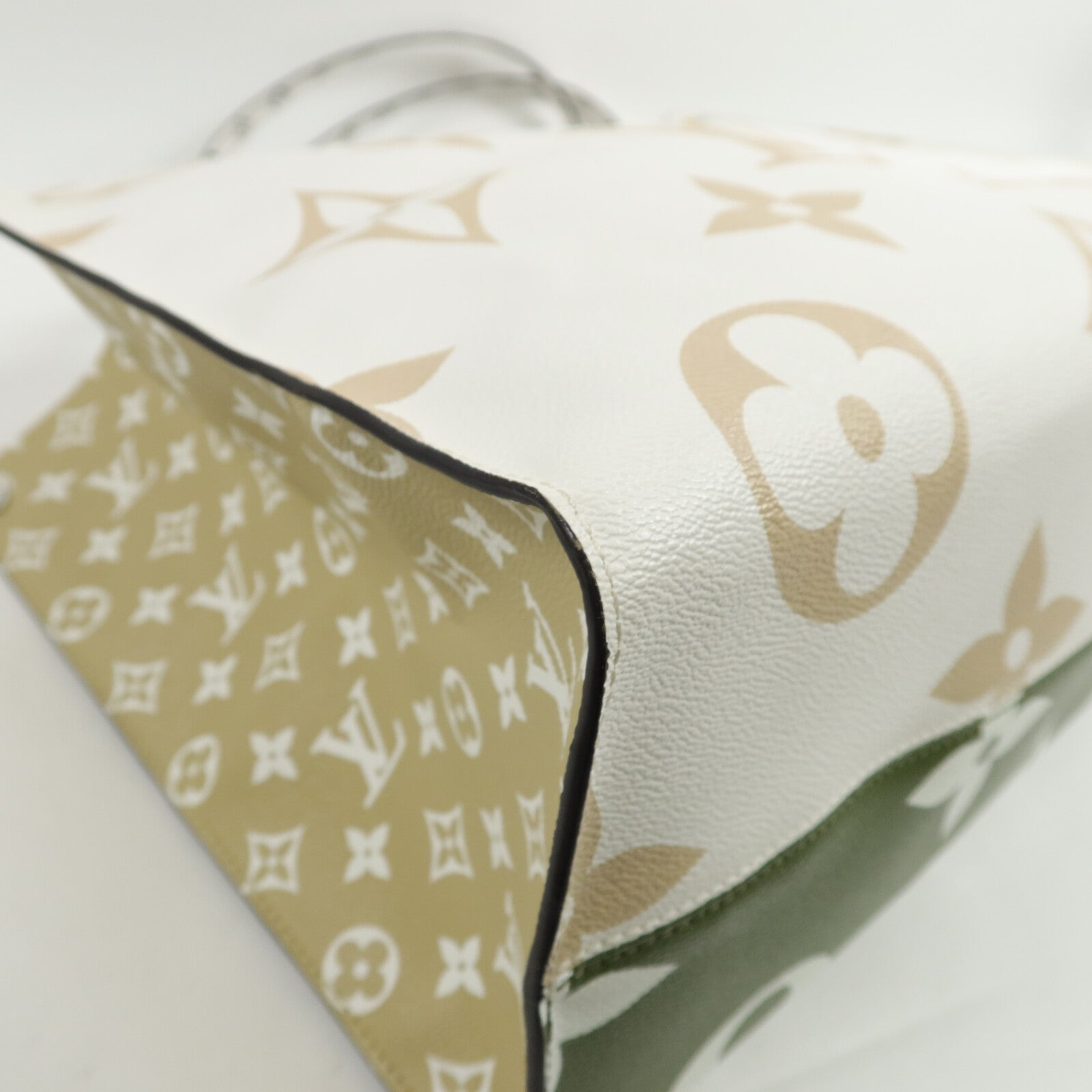 LOUIS VUITTON Jungle/Giant Monogra OnTheGo GM手挽肩背兩用袋