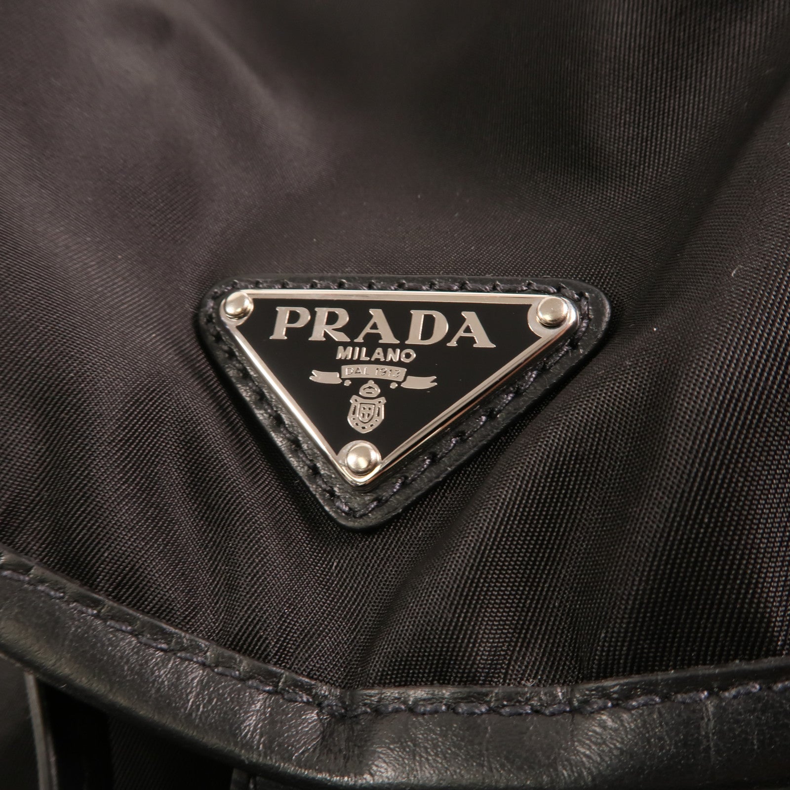 PRADA 尼龍Backpack銀扣背包