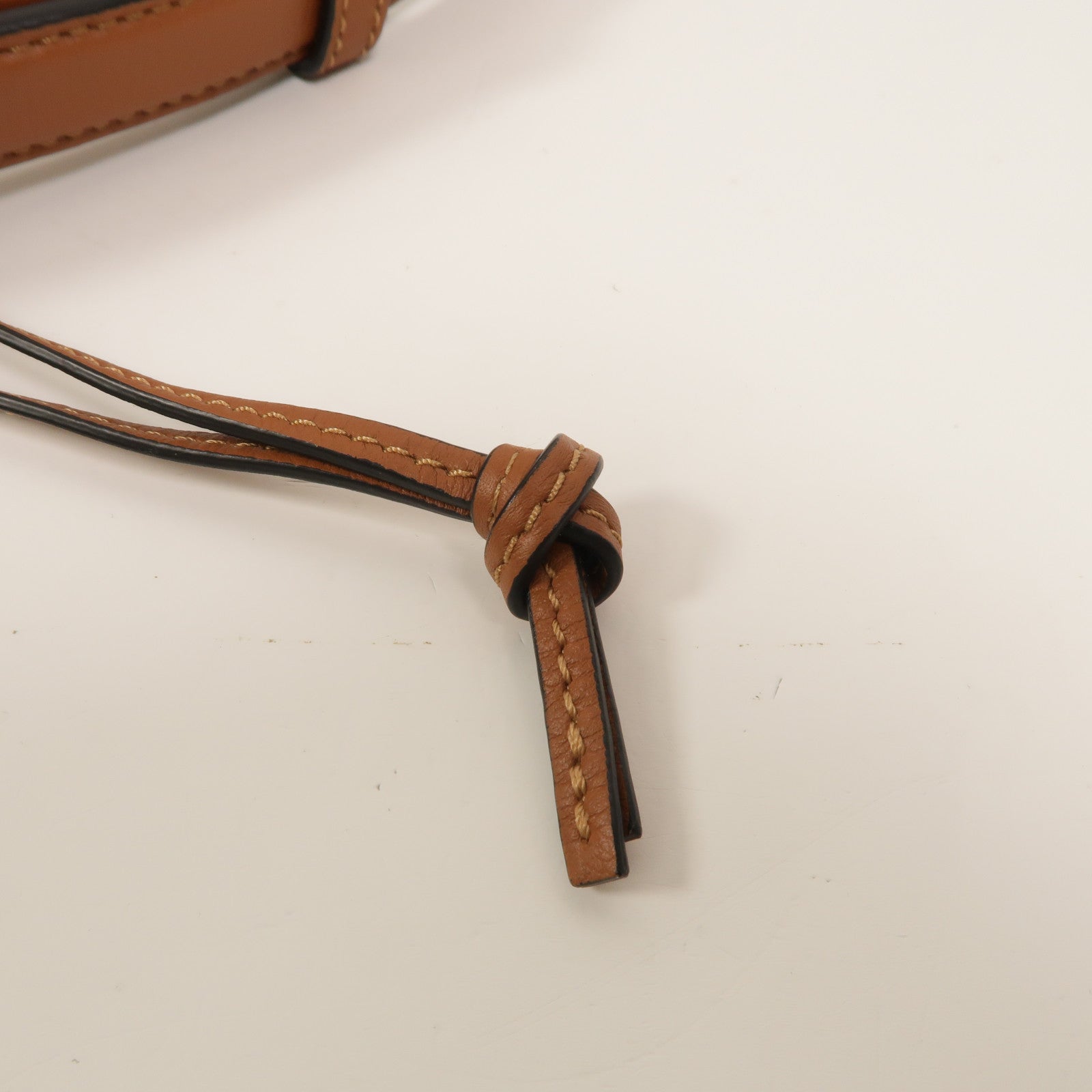 LOEWE 帆布Small Cubi肩背袋