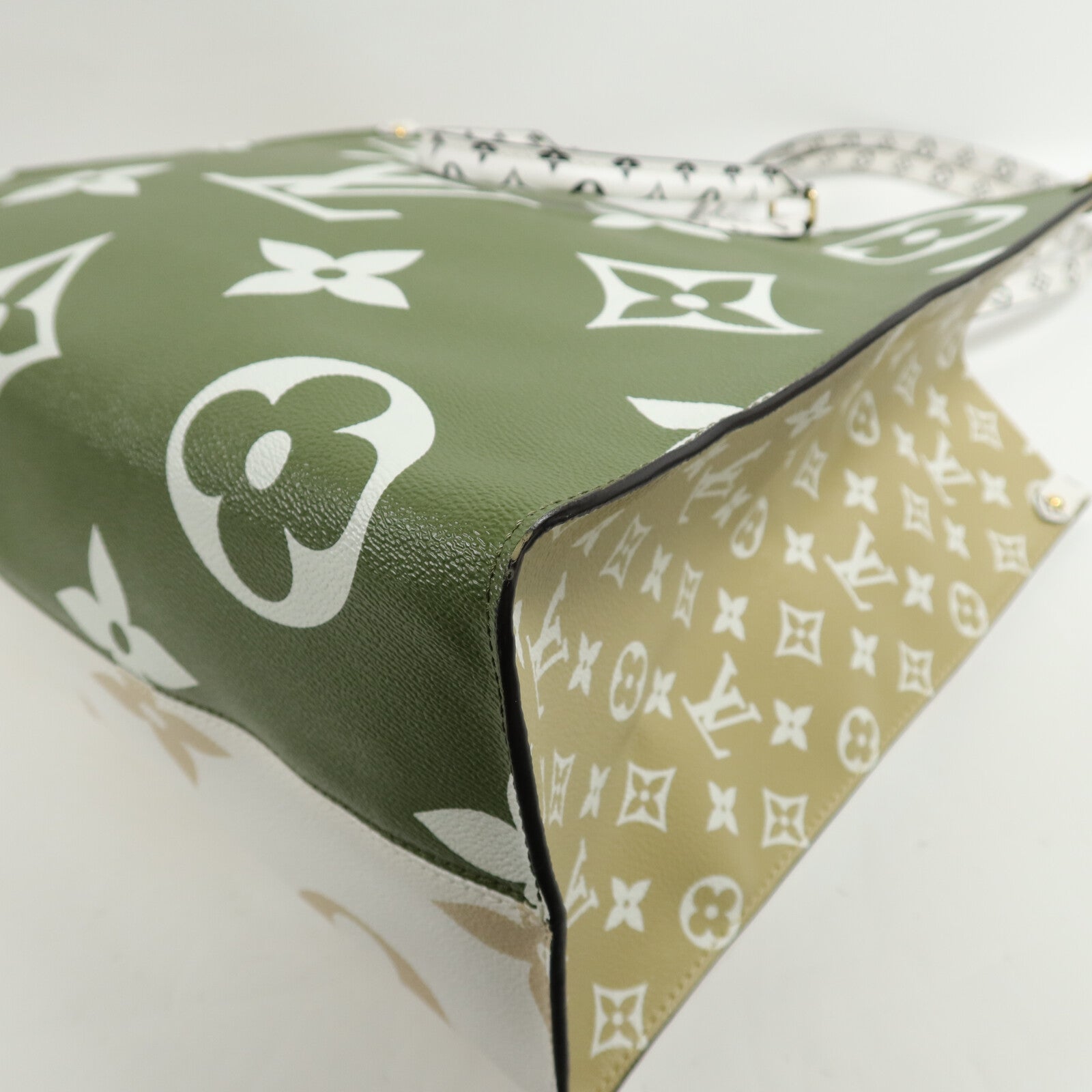 LOUIS VUITTON Jungle/Giant Monogra OnTheGo GM手挽肩背兩用袋