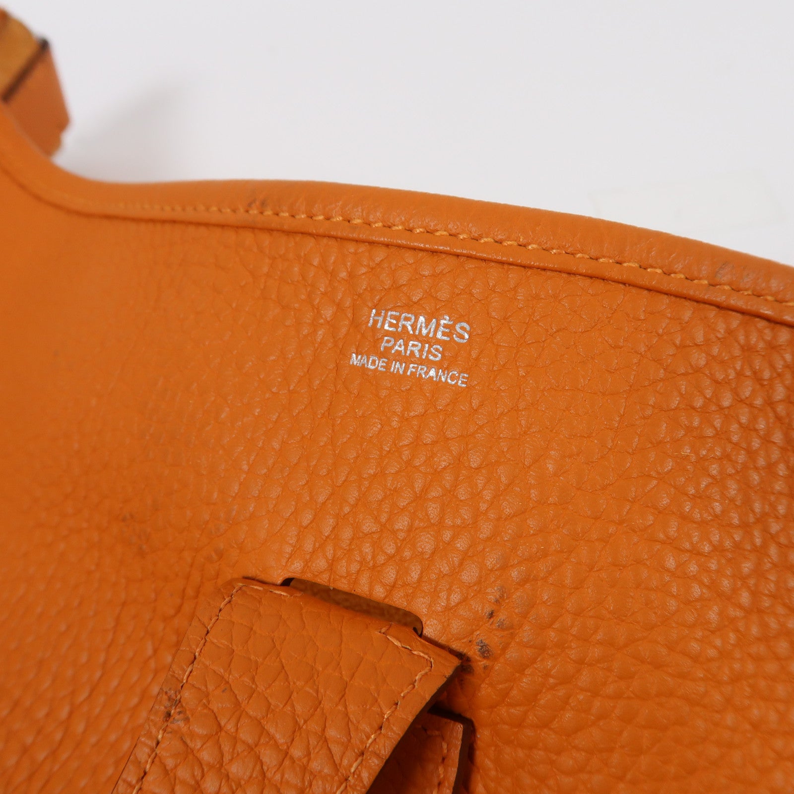 HERMES Clemence皮革Evelyne GM銀扣肩背袋Apricot杏桃黃