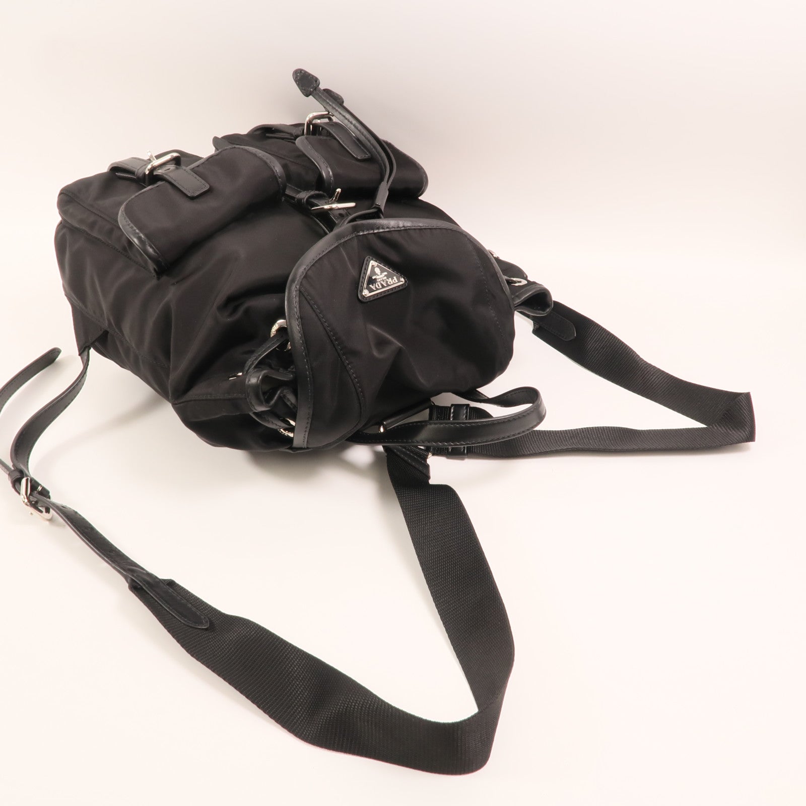 PRADA 尼龍Backpack銀扣背包