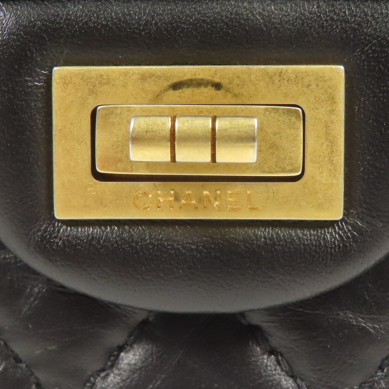 CHANEL 牛皮皮革2.55 Mini金扣鏈帶肩背袋