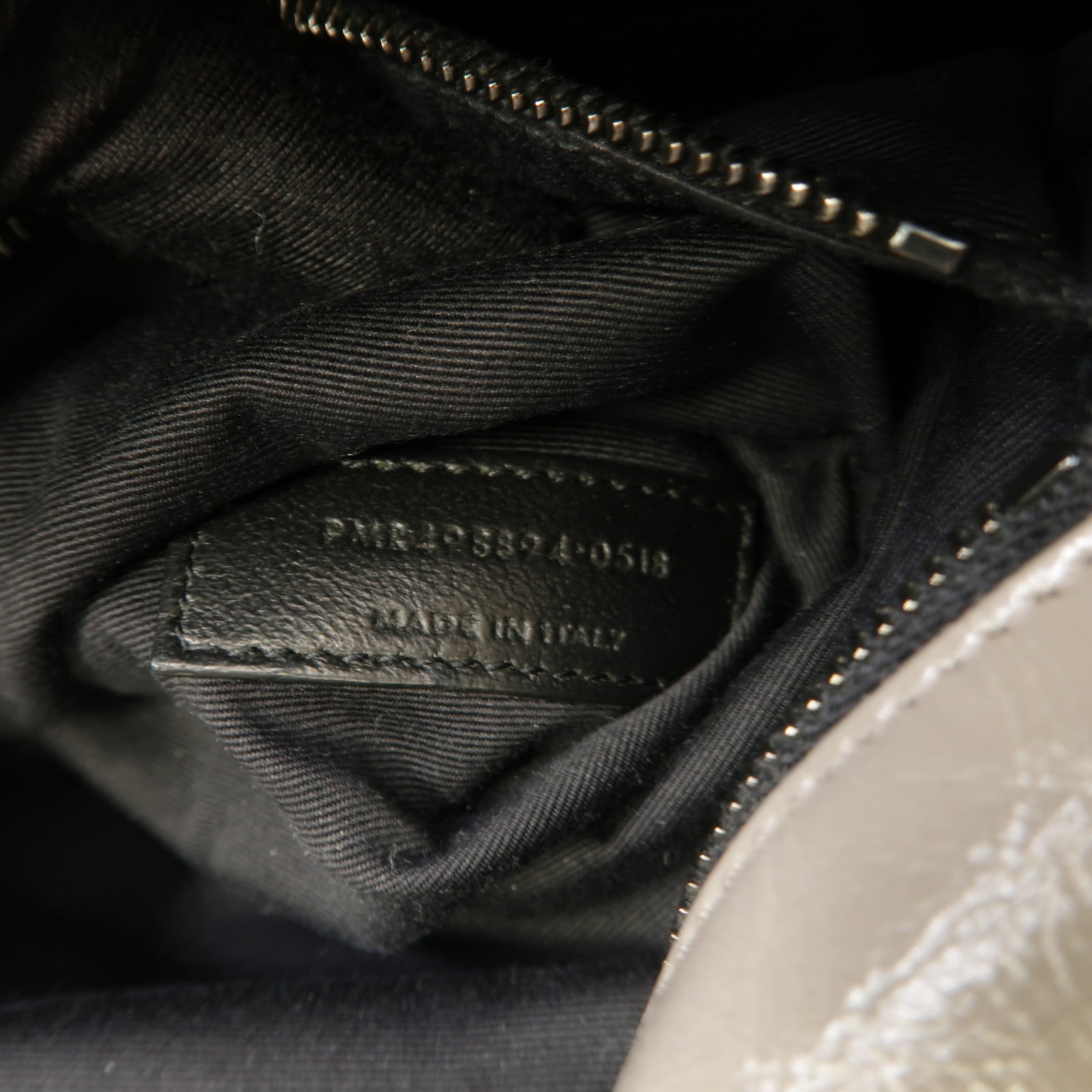 SAINT LAURENT 牛皮皮革Niki Medium銀扣鏈帶肩背袋灰色