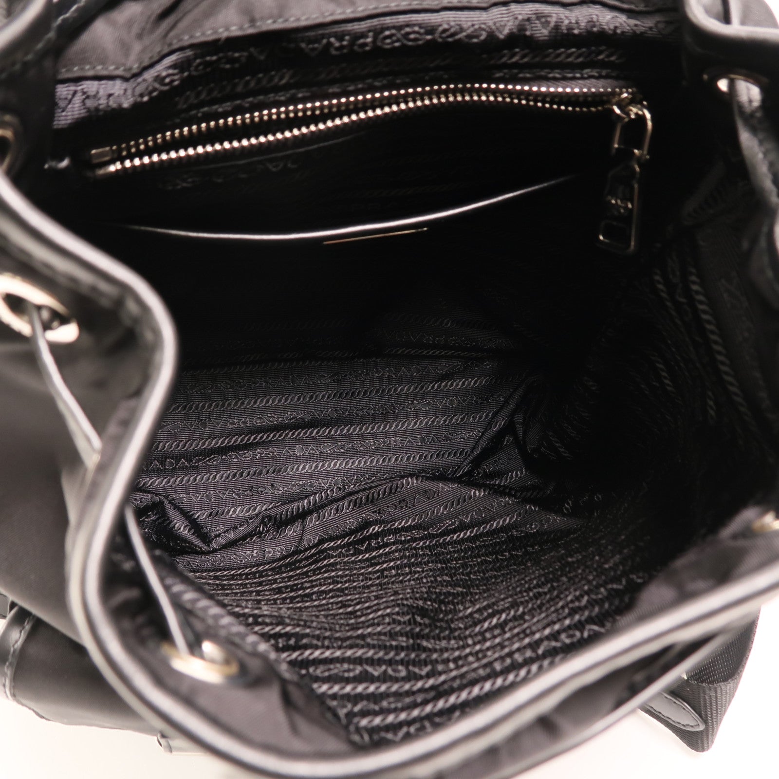 PRADA 尼龍Backpack銀扣背包
