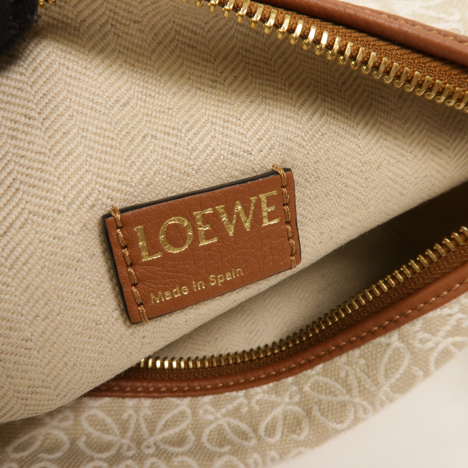 LOEWE 帆布Small Cubi肩背袋