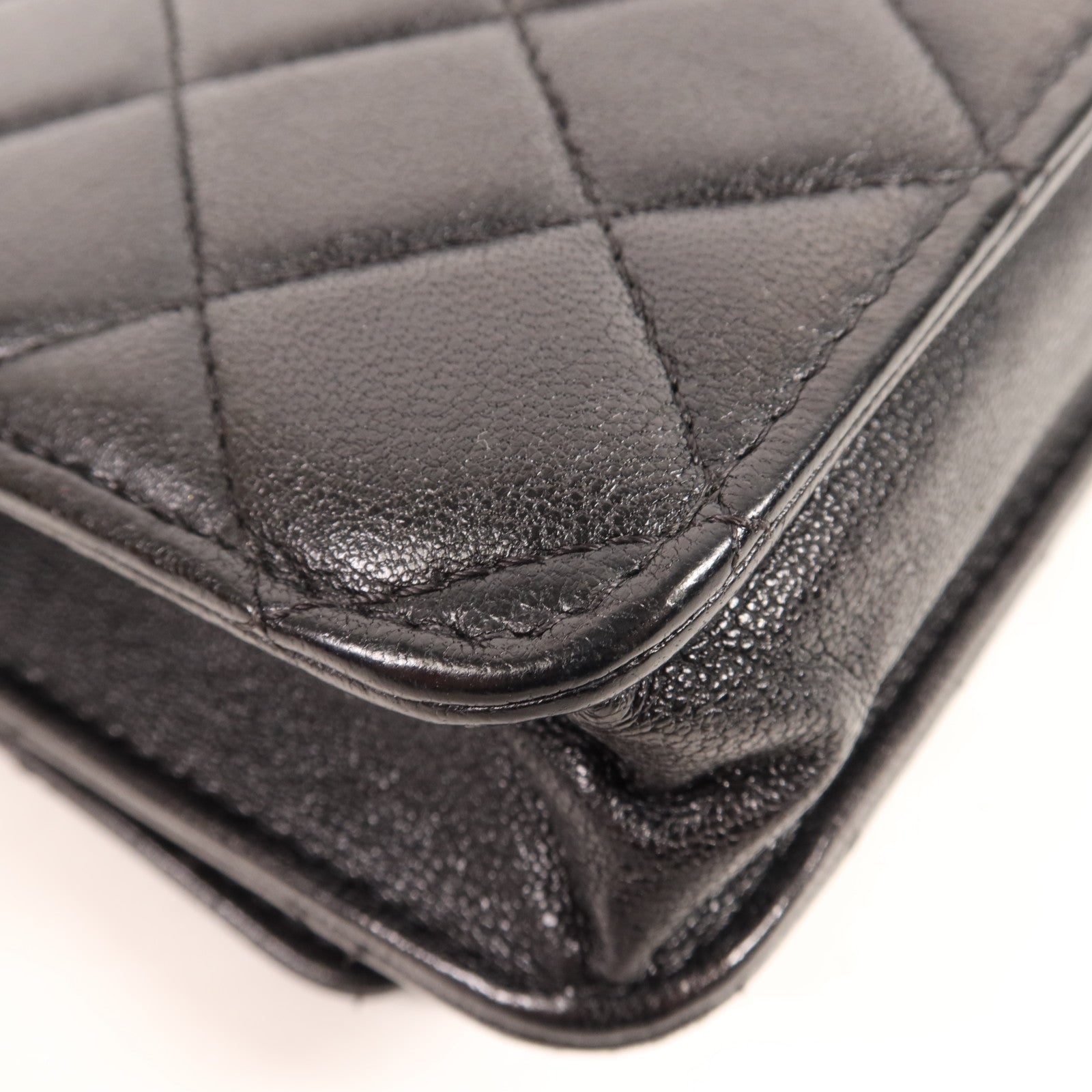 CHANEL 牛皮皮革WOC Wallet On Chain金扣鏈帶肩背袋