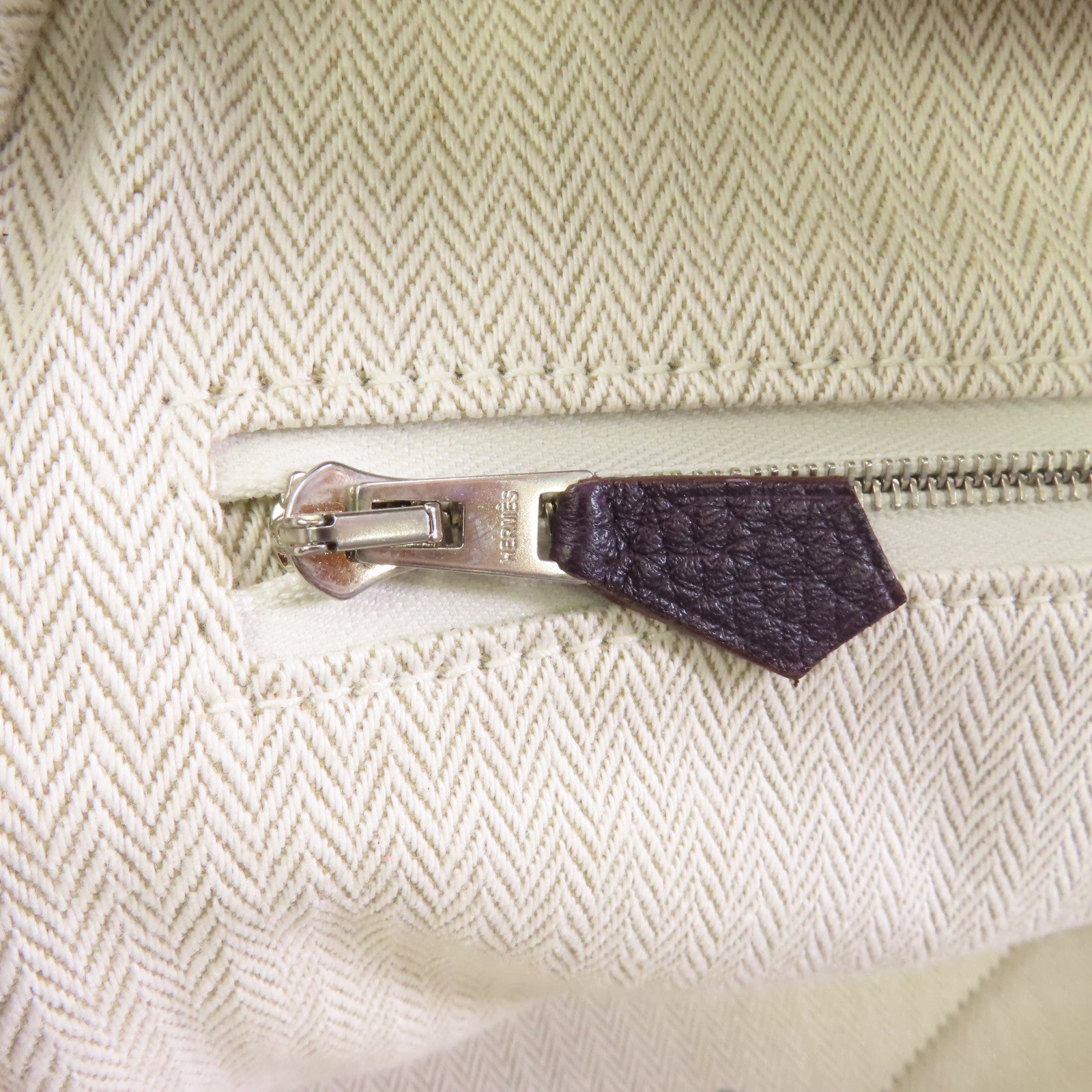 HERMES Clemence皮革Victoria 35銀扣肩背袋Raisin/紫色