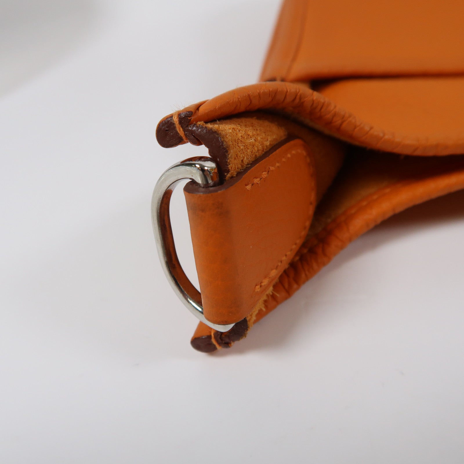 クッション 《Hダイ》 | Hermès - エルメス-公式サイト