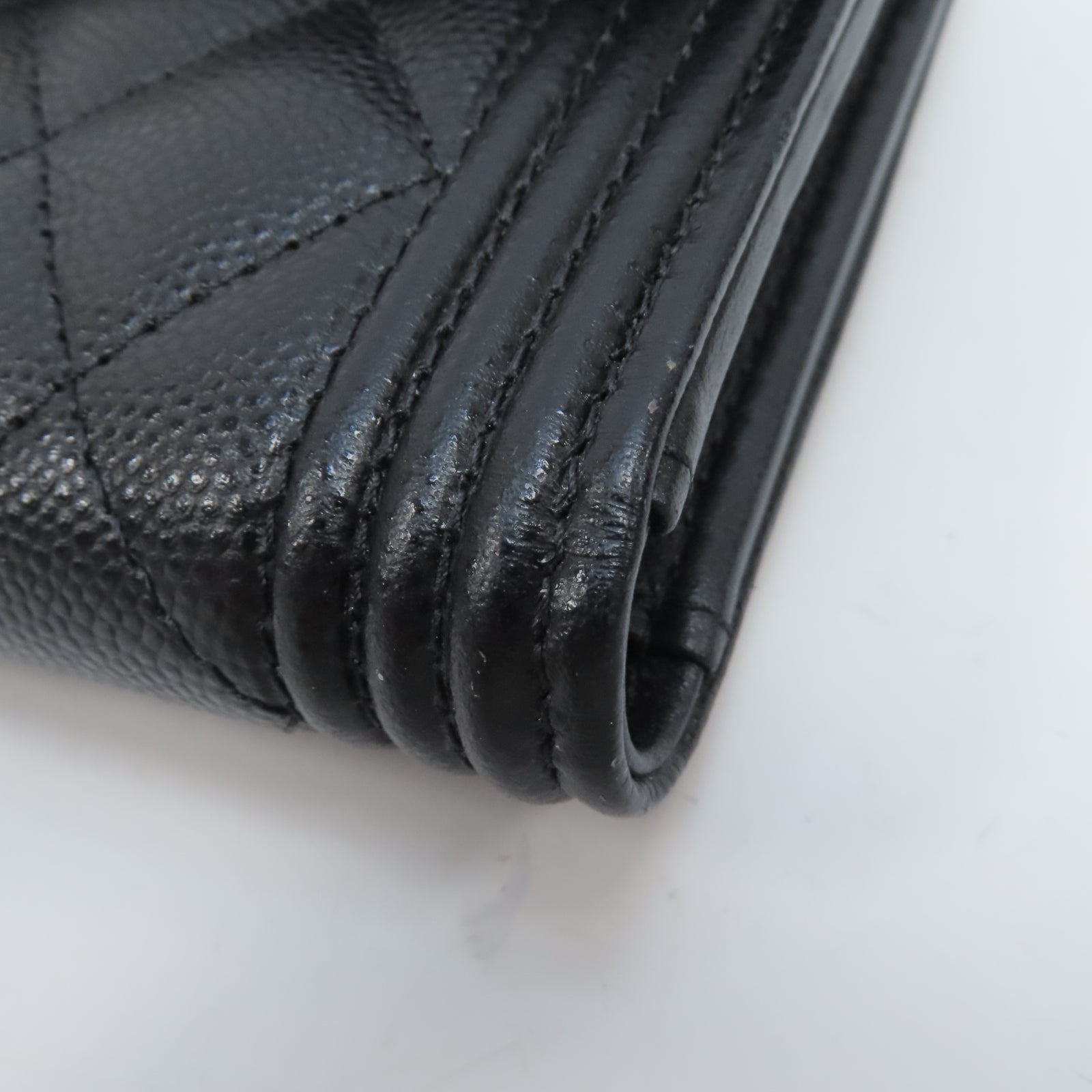 CHANEL 菱格Caviar皮革Boy Wallet金扣錢包黑色