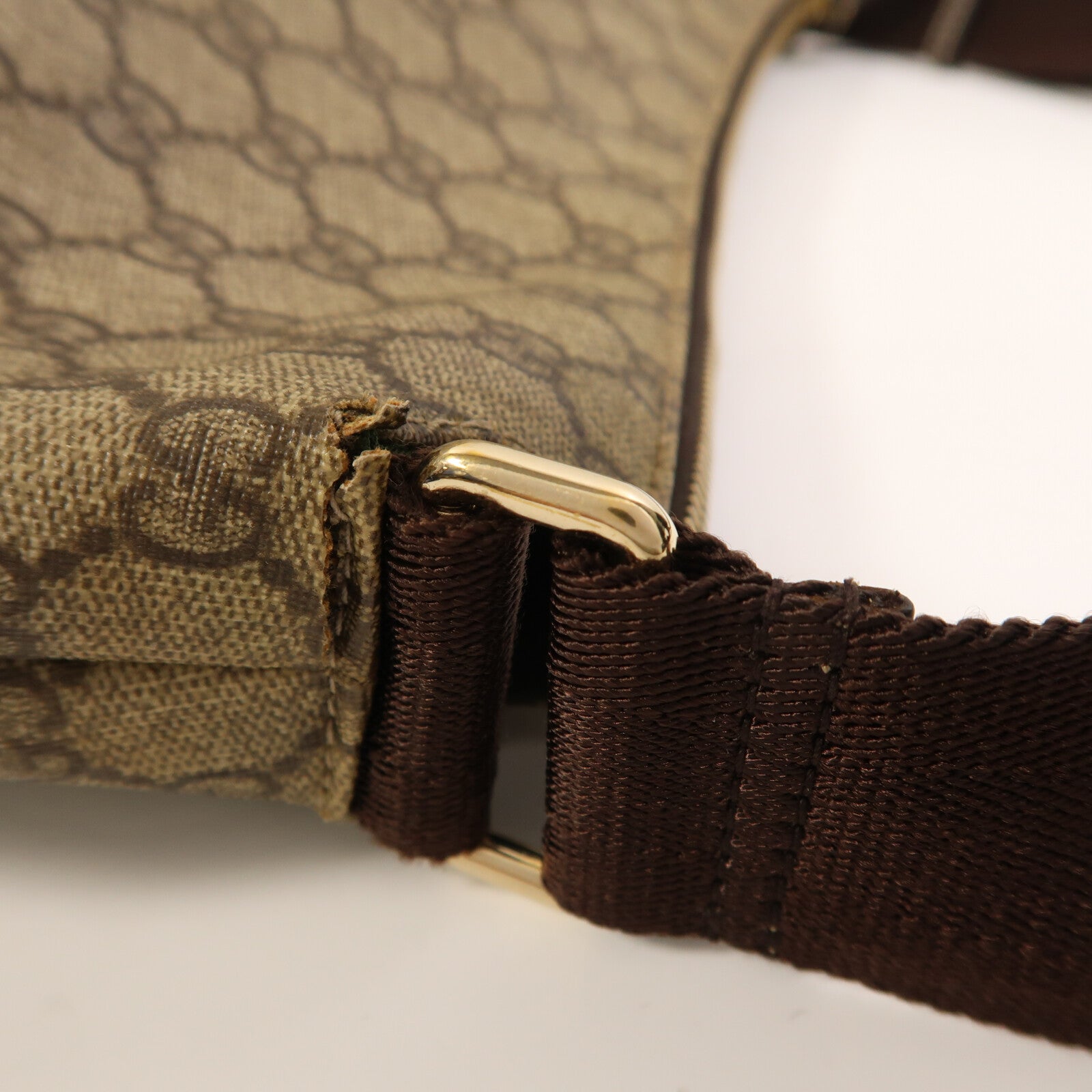 GUCCI 塗層帆布Shoulder Bag金扣肩背袋