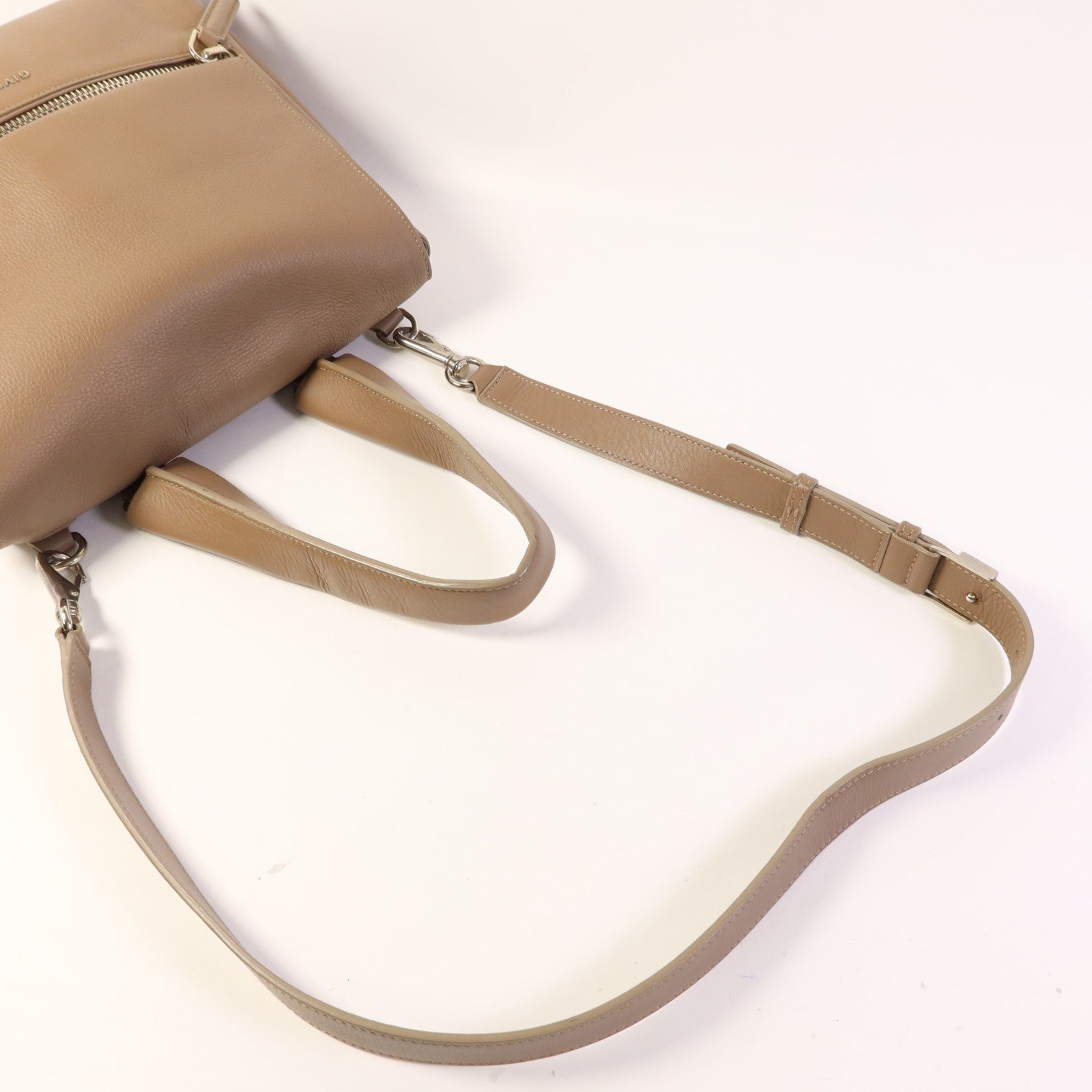 GIVENCHY 牛皮皮革2 Way Shoulder Bag銀扣手挽肩背兩用袋