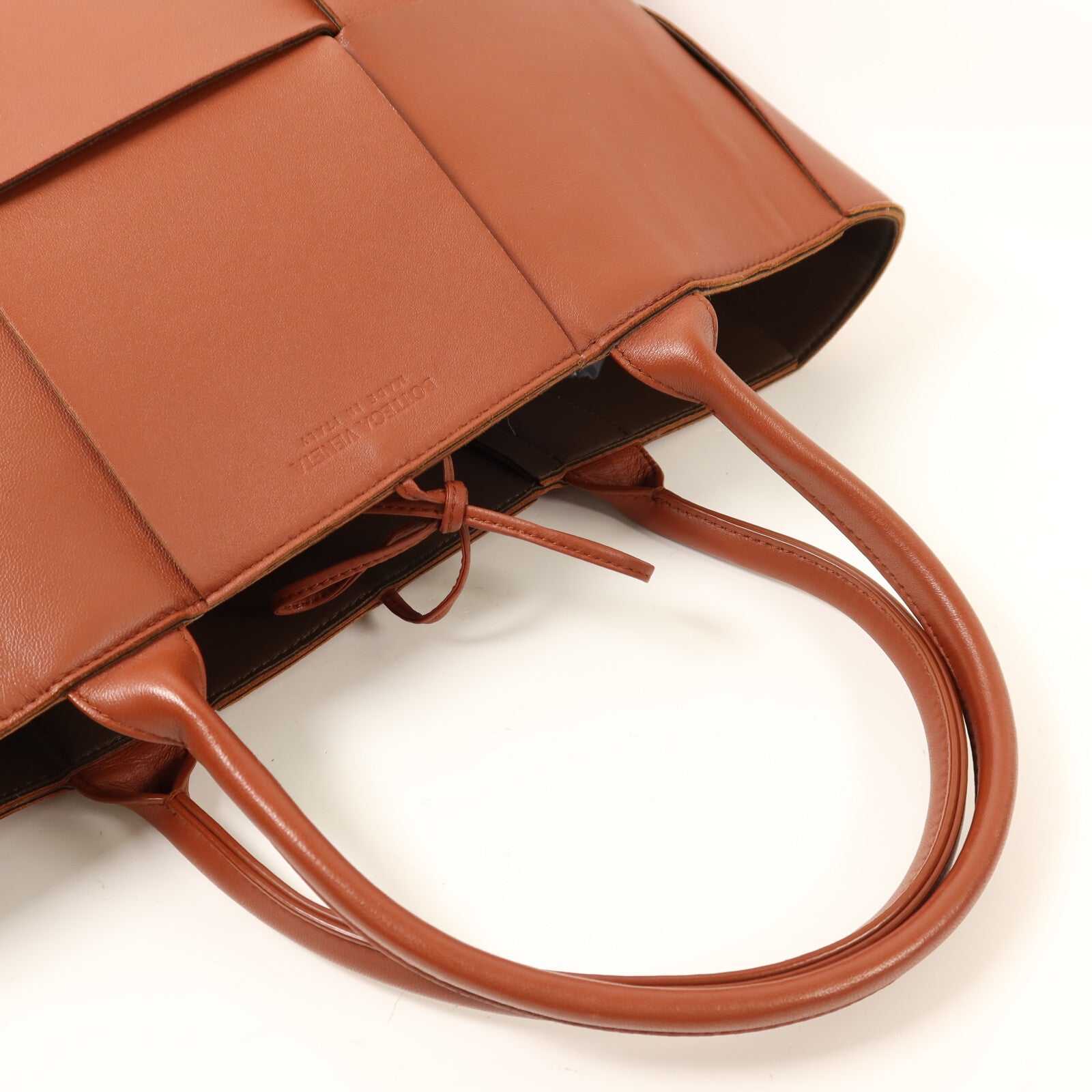 BOTTEGA VENETA 牛皮皮革Arco Tote手挽袋