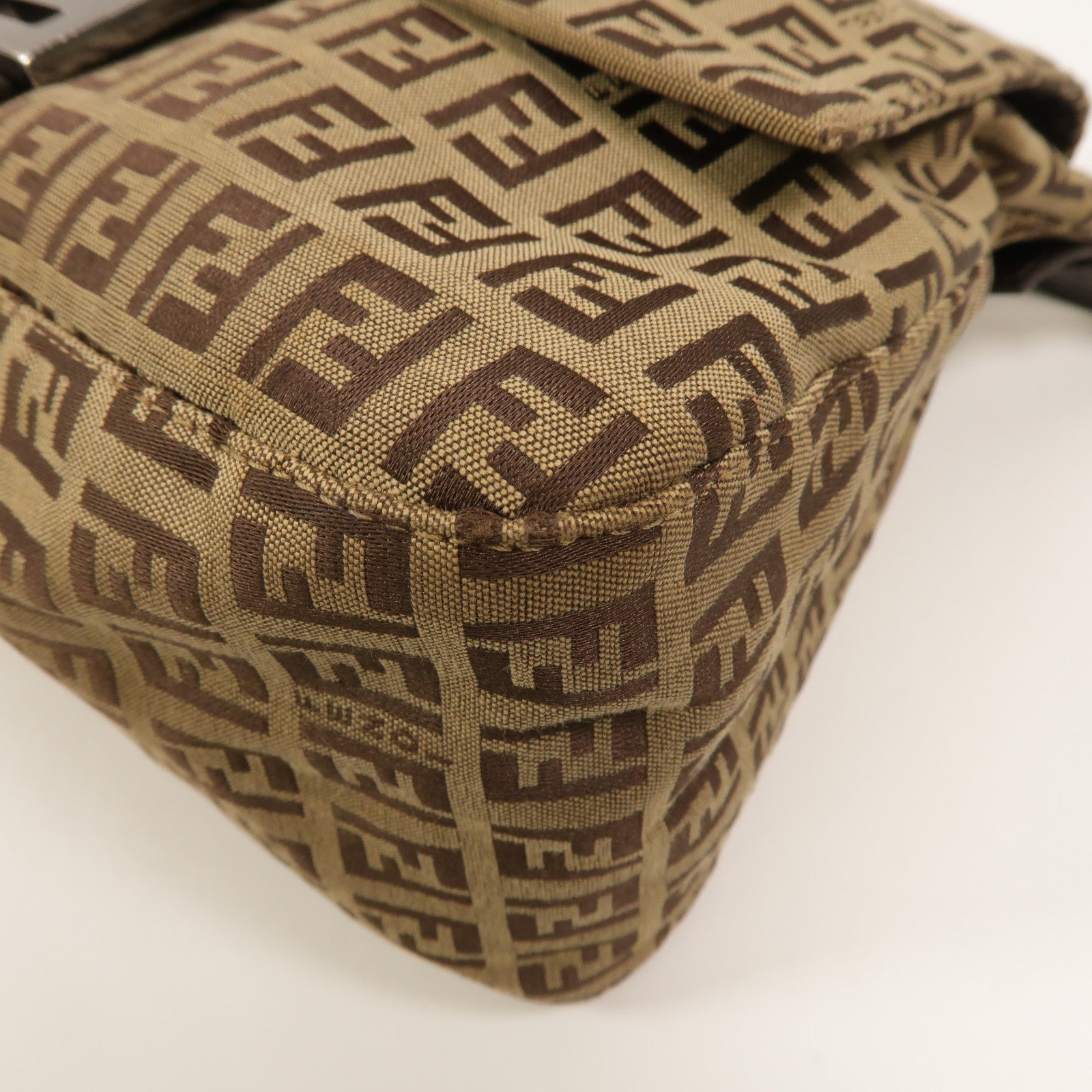 FENDI 帆布Mamma Baguette肩背袋