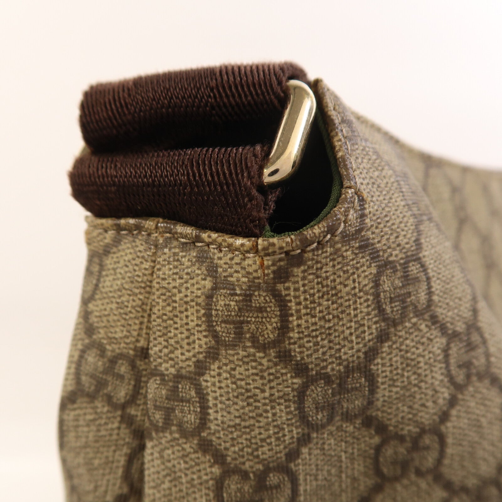 GUCCI 塗層帆布Shoulder Bag金扣肩背袋